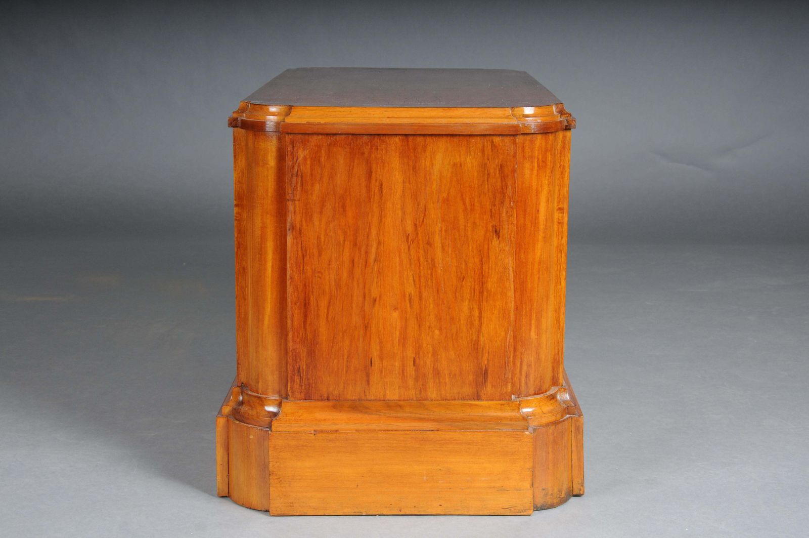 photo vintage Pair (2) Museum Quality Wooden Pedestals From The Dresden State Art Collection