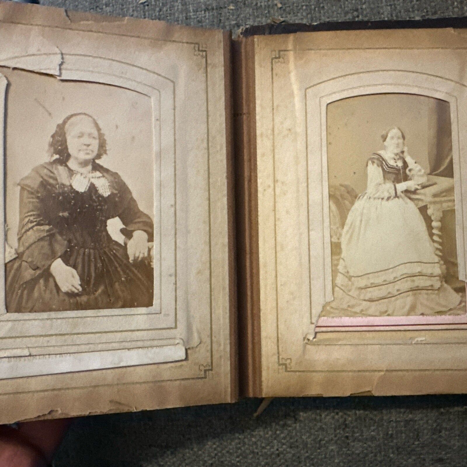 photo vintage Antique Victorian Photograph Album Tooled Leather