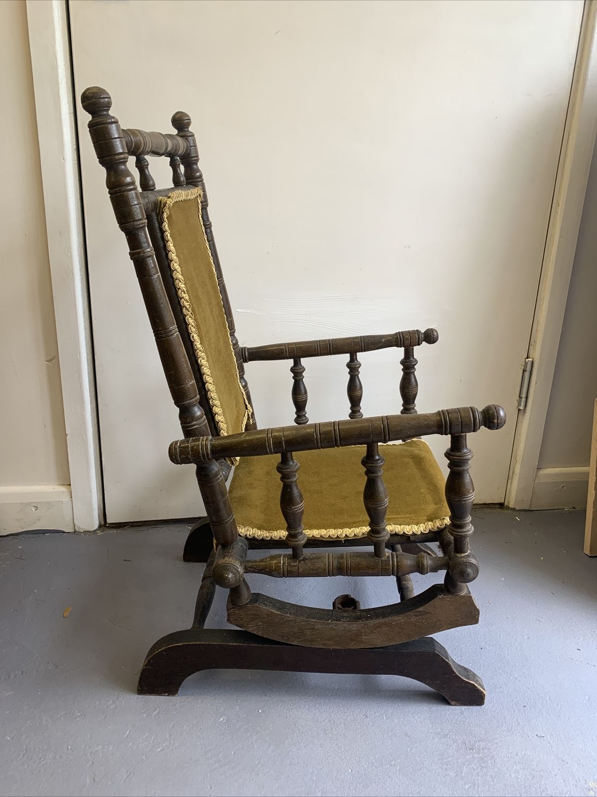 Antique Victorian Edwardian Oak Bobbing Chair Rocking Chair Child Teddy Doll￼ photo 165.0