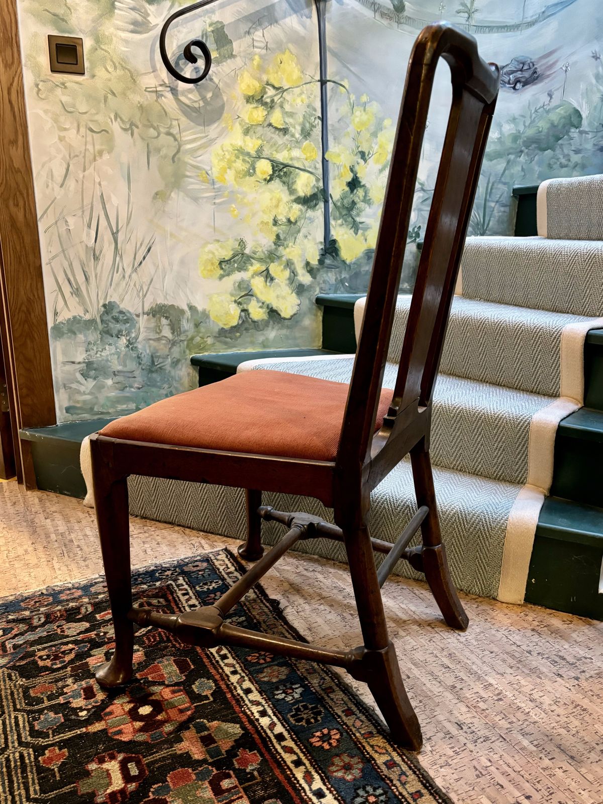 photo vinterior Four 18th Century Oak, Elm And Fruitwood Standard Dining Chairs