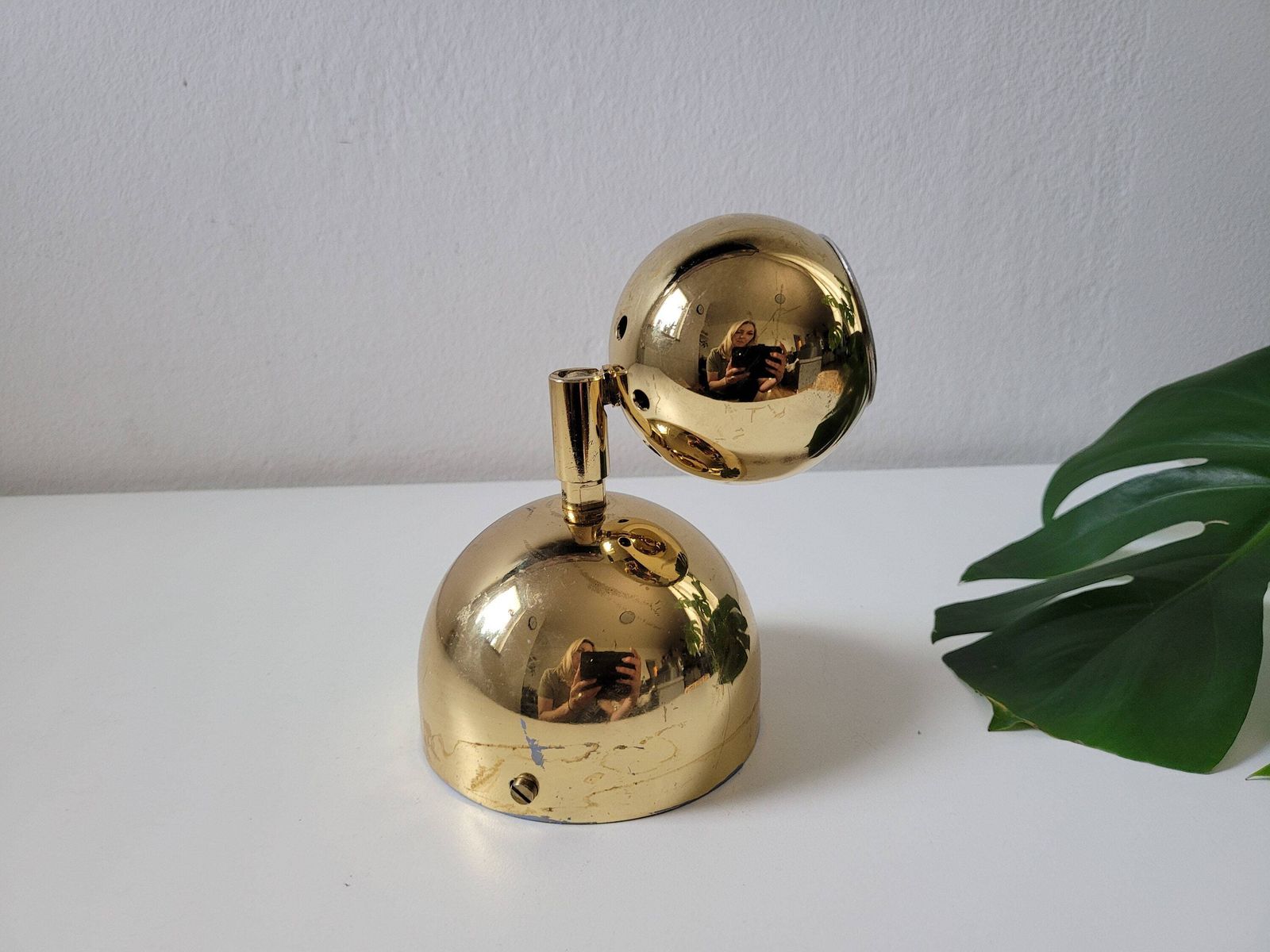 Vintage Eye Ball Lamp, Retro Wall Lamp, Brass Lamp, Golden Wall Light, 80's Lamps, Bedside Light, Holywood Regency Style, Spotlight photo vinterior