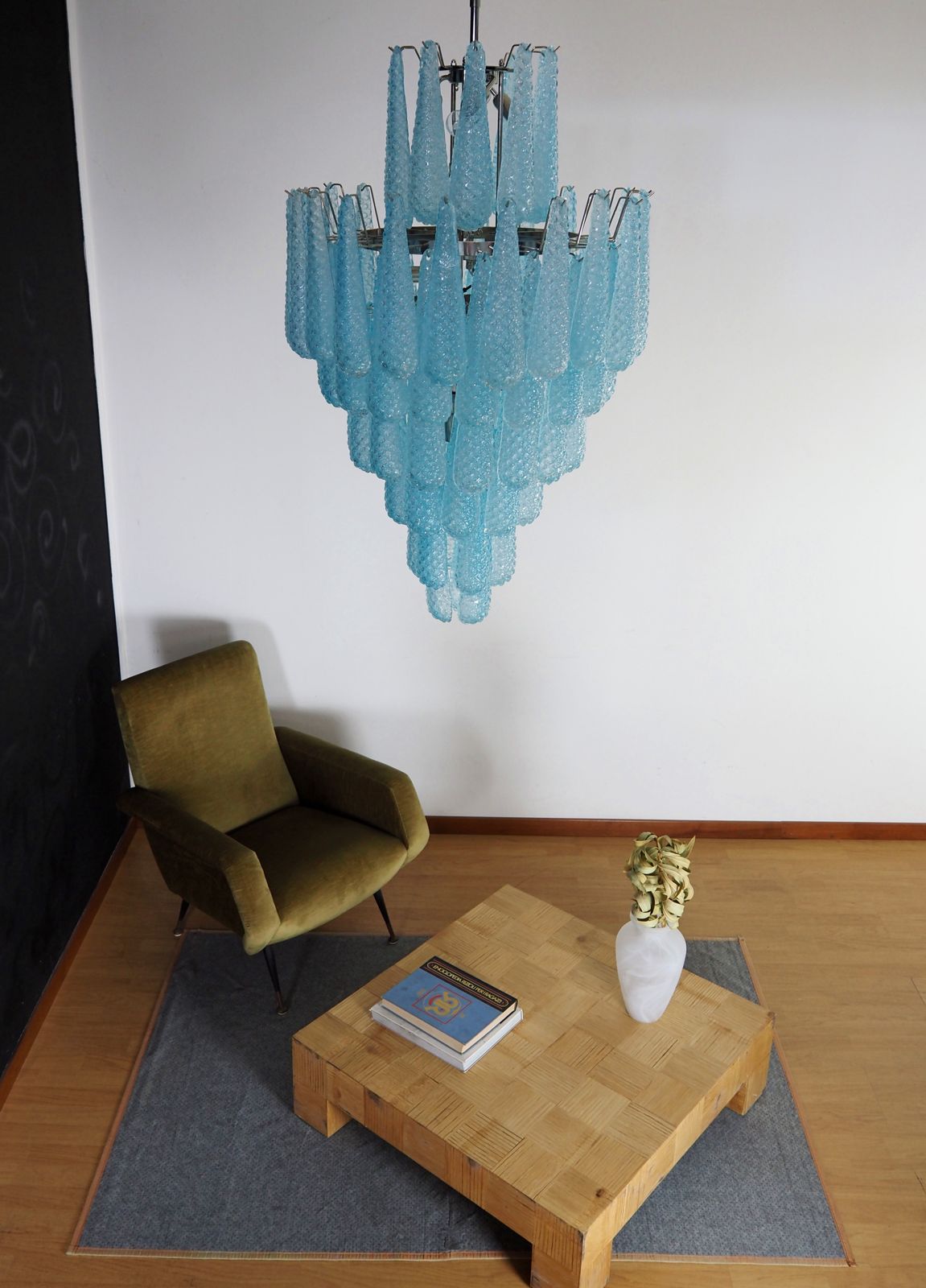 photo vinterior Huge Italian Vintage Murano Glass Chandelier   85 Glass Blue Petals Drop