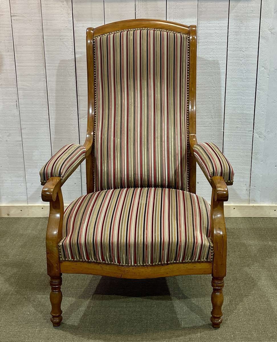 Late 19th Century Voltaire Armchair In Cherry Wood photo furniture