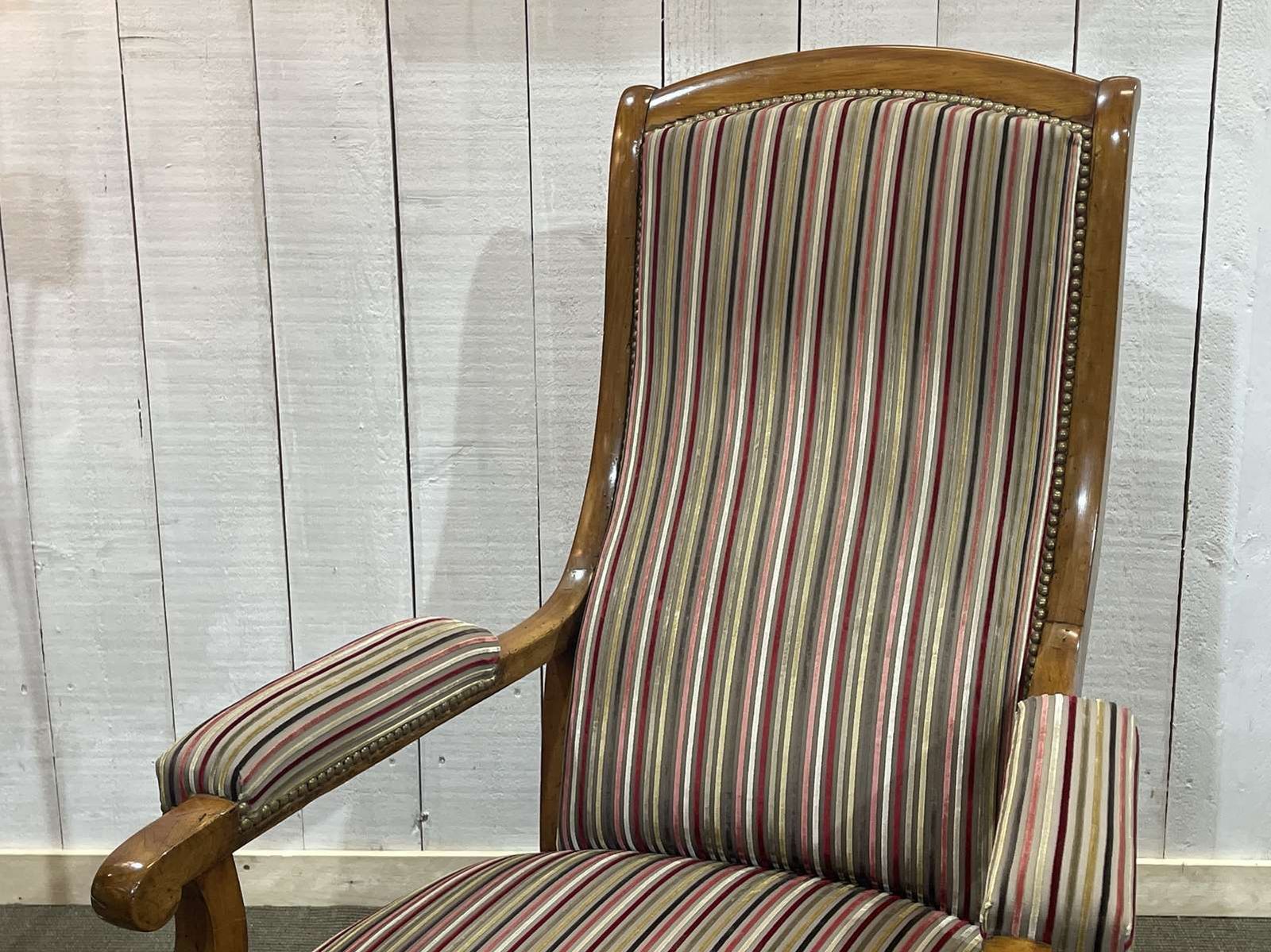 photo furniture Late 19th Century Voltaire Armchair In Cherry Wood