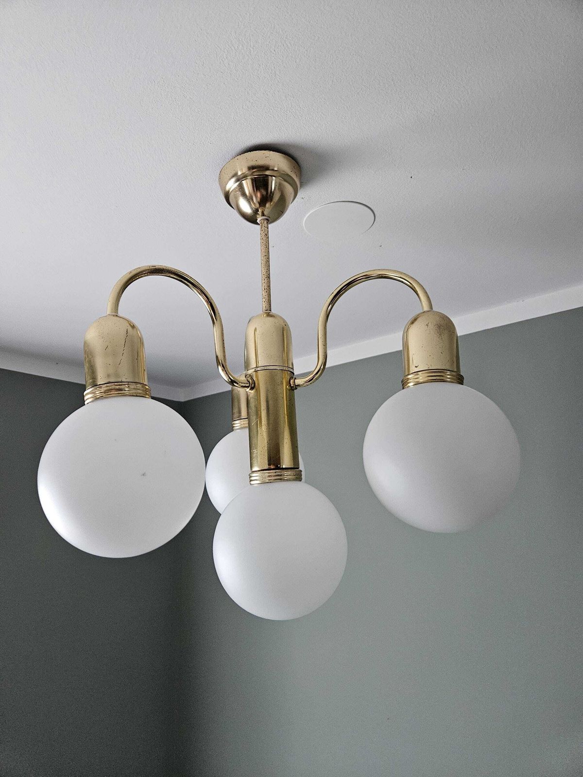 Vintage Brass Chandelier, Sputnik Pendant Lamp, Glass Globes Pendant Light, Mid Century Modern, Ceiling Light, Hollywood Regency Style 70's photo vinterior