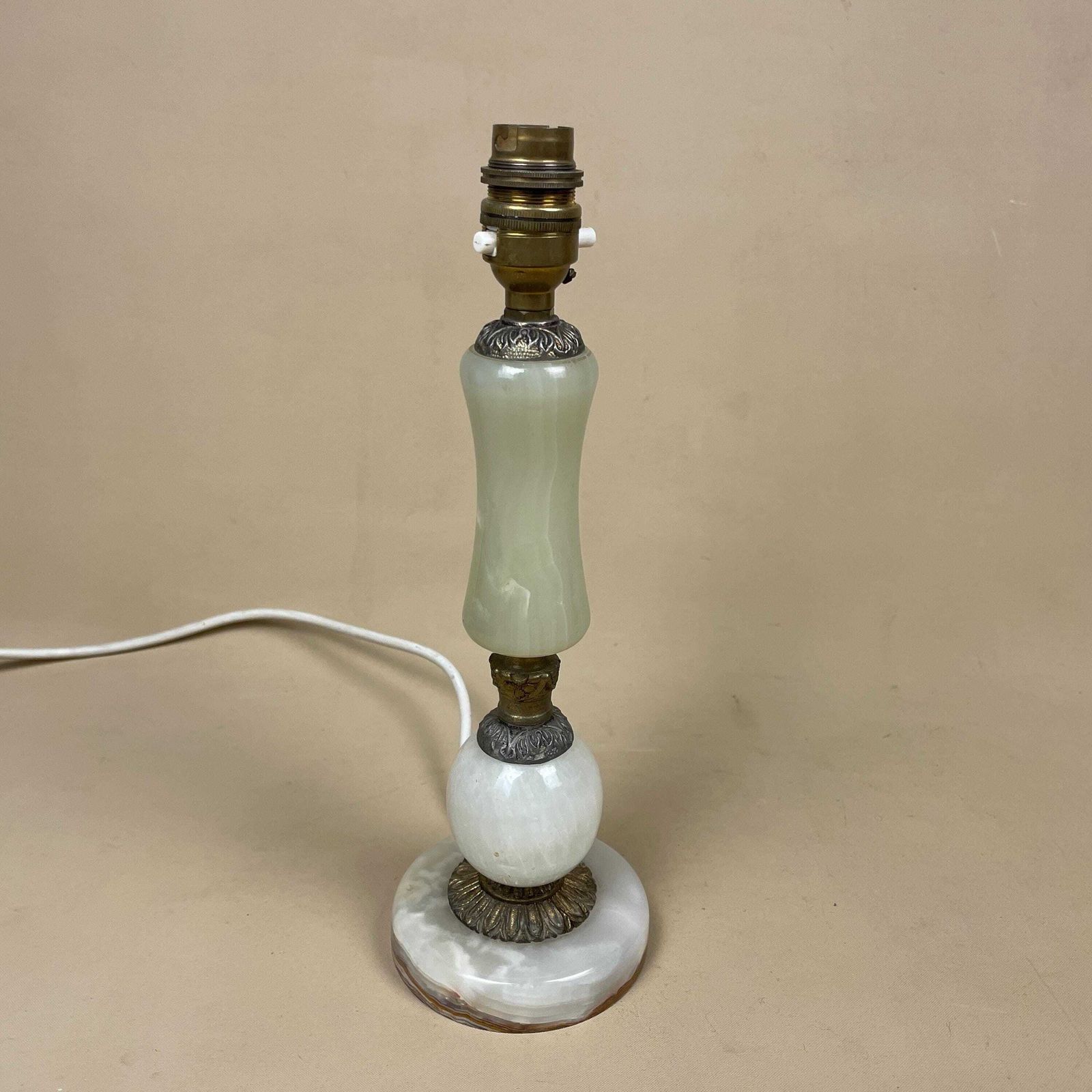 Antique Marble Lamp Light Bedside Side Table Desk Marbled Patterned Detail Vintage Pattern Stone Retro Green Gold Brass Metal Ornate Pattern