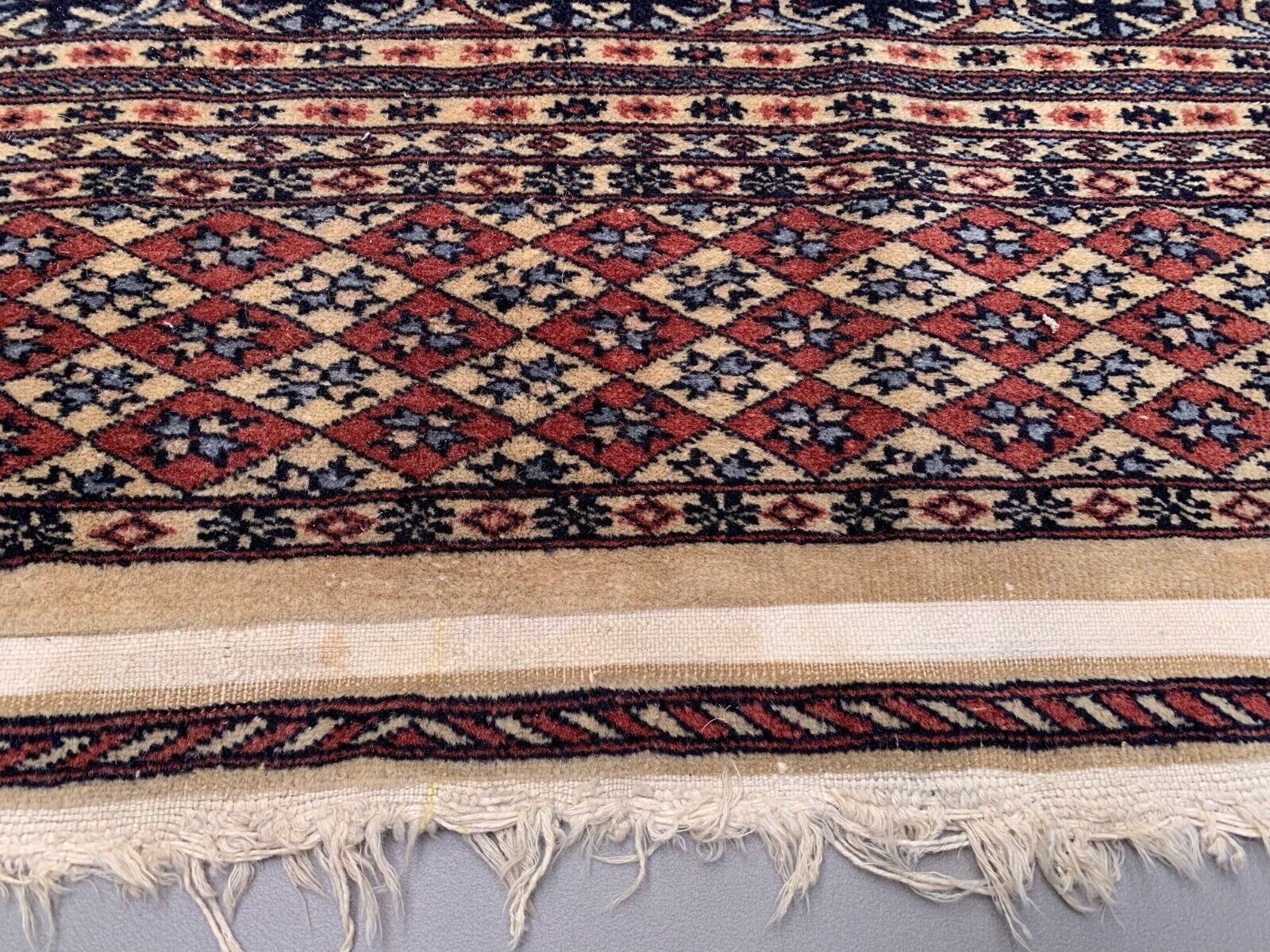 photo for sale Fine Vintage Pakistani Rug, 290x190 Cm Turkoman Bokhara Large, Shabby
