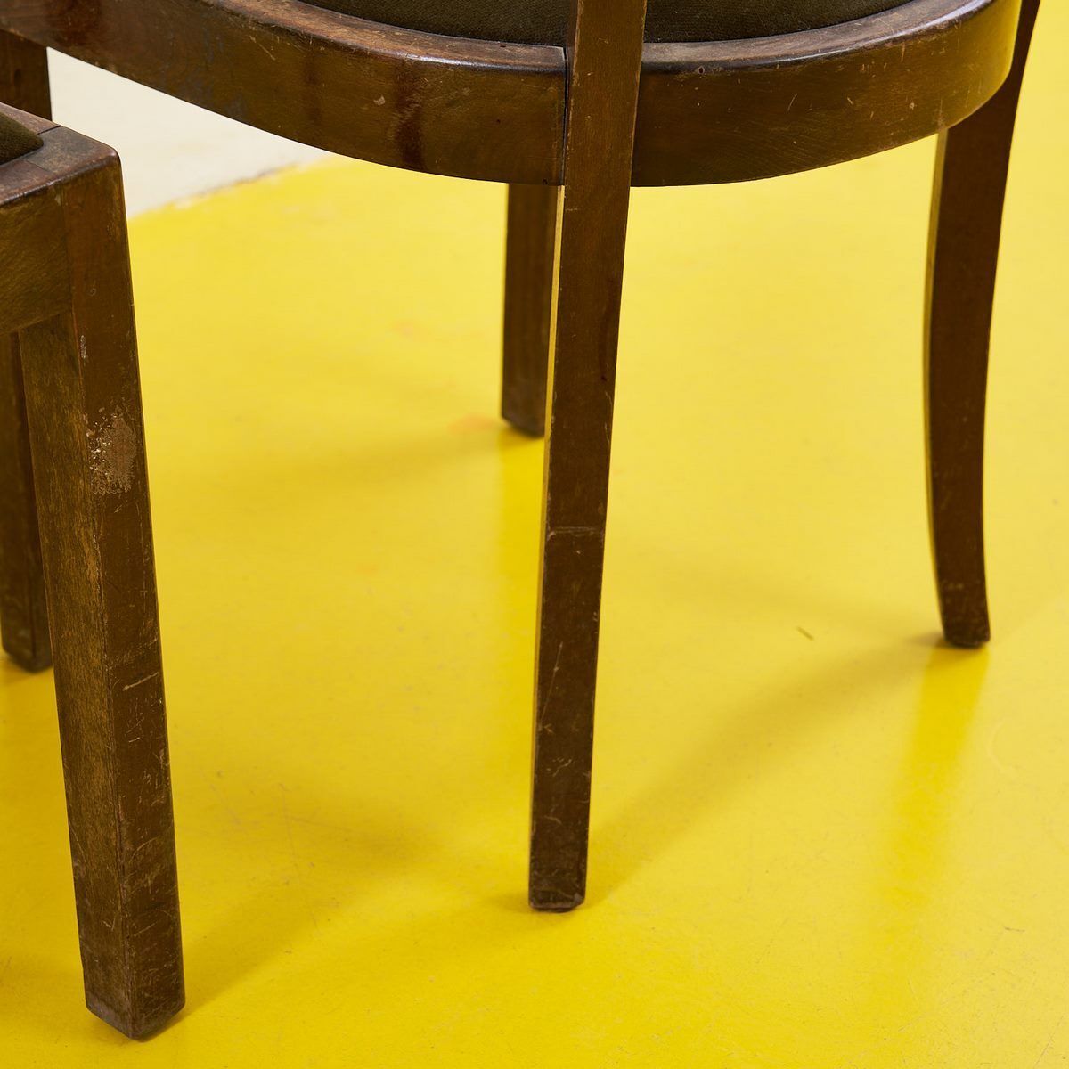 photo furniture Pair Of Chairs From The 40s/50s In Wood And Vienna Straw
