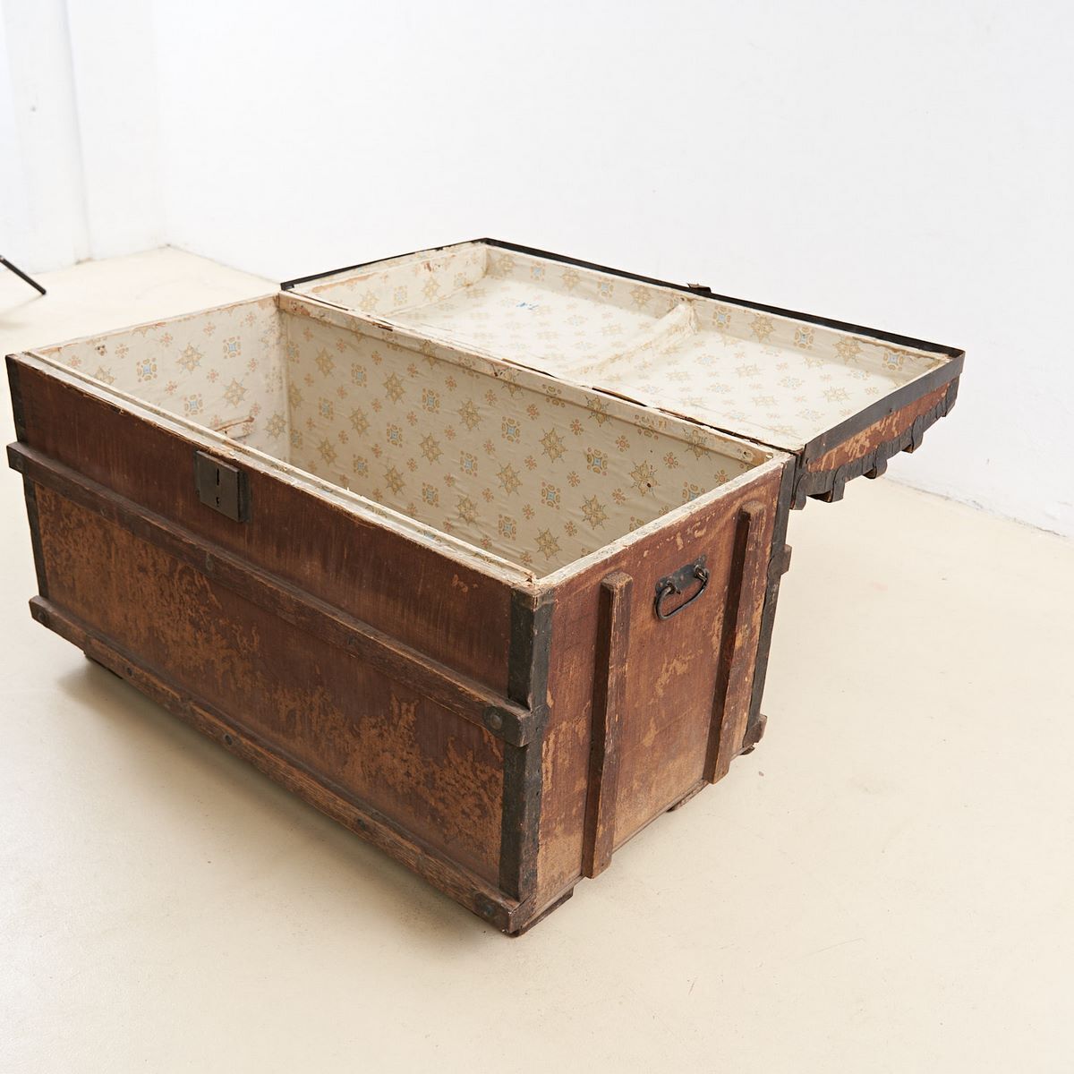 Antique Wooden Trunk, 1800s photo Furniture