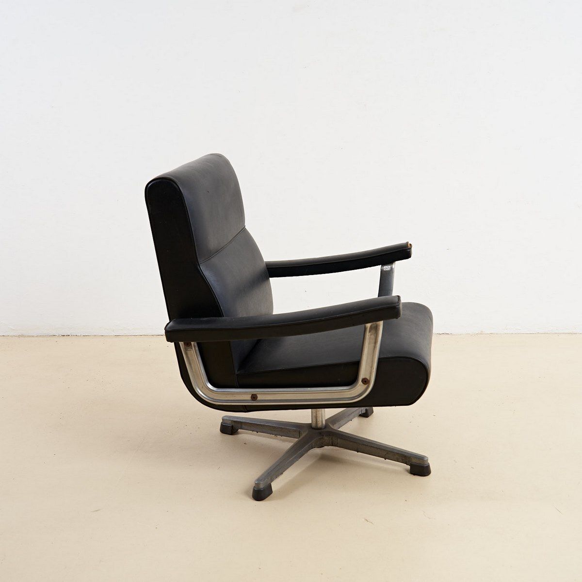 Vintage Office Chair photo 257.0