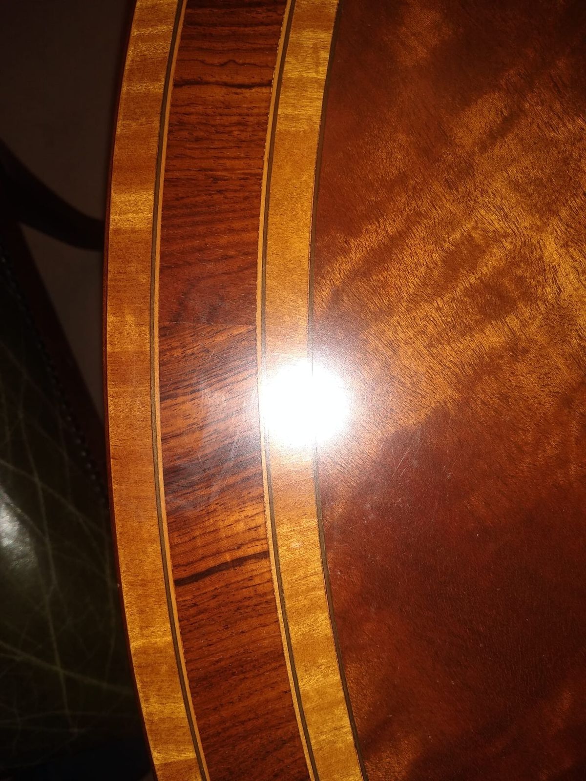 photo vinterior Beautiful Regency Style Mahogany And Leather Dining Table And Chairs (4seat)
