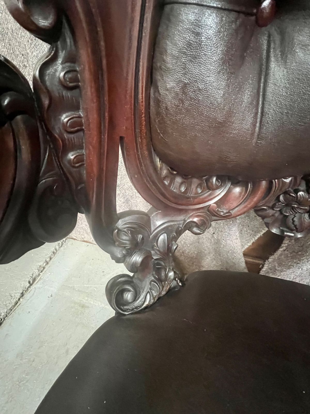 photo vinterior Superb Large Victorian Mahogany Armchair