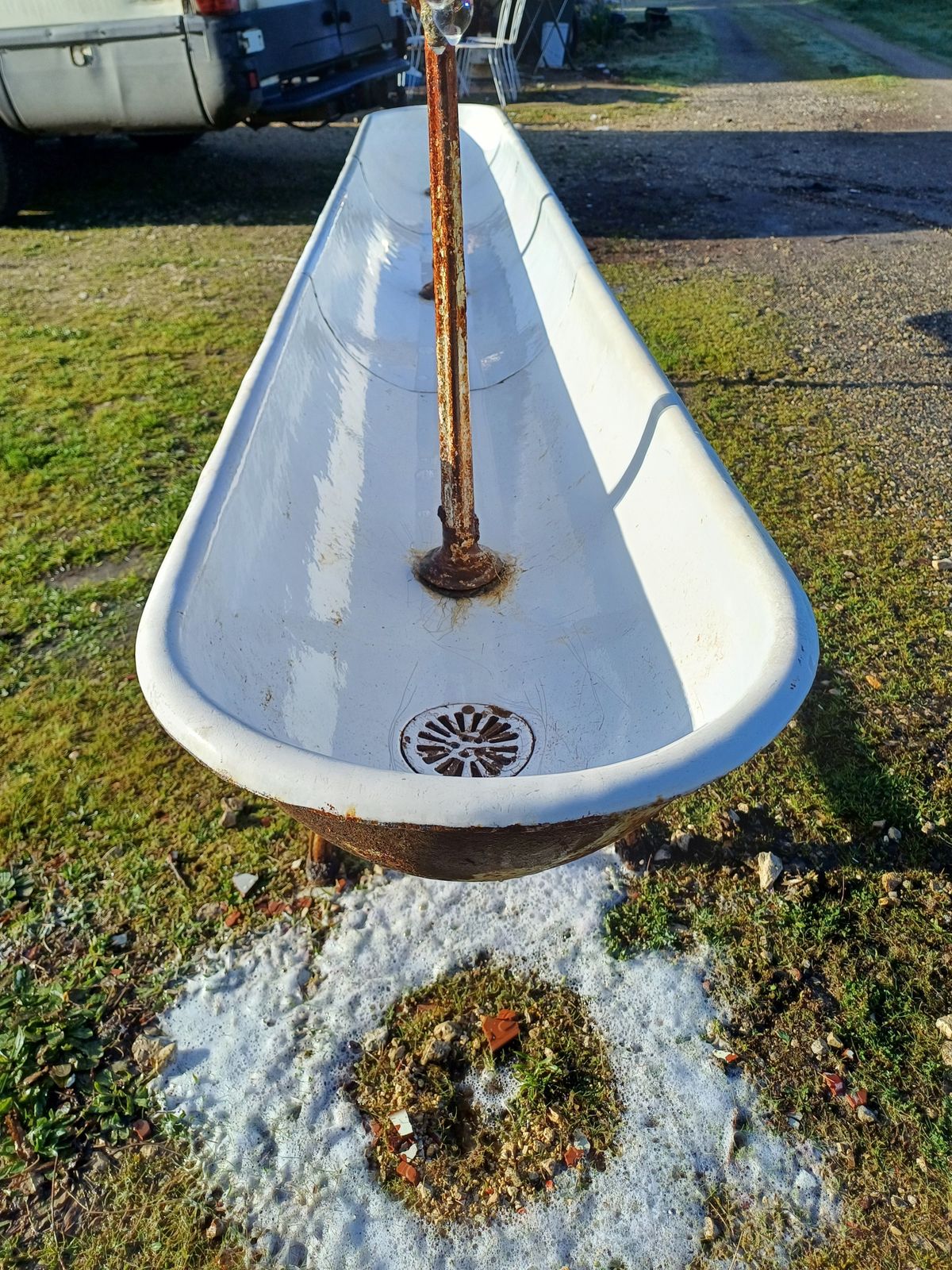 822.0 Old School Washbasin In Enameled Cast Iron photo