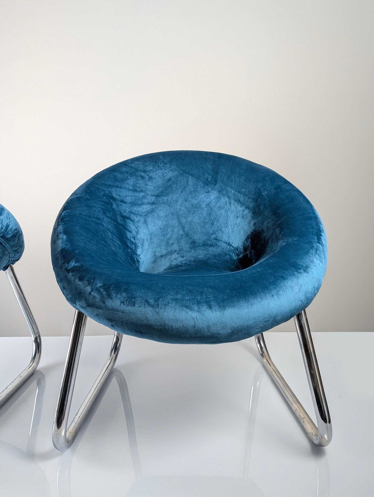 photo for sale Pair Of Italian Armchairs In Chromed Metal And Blue Velvet, 1970s