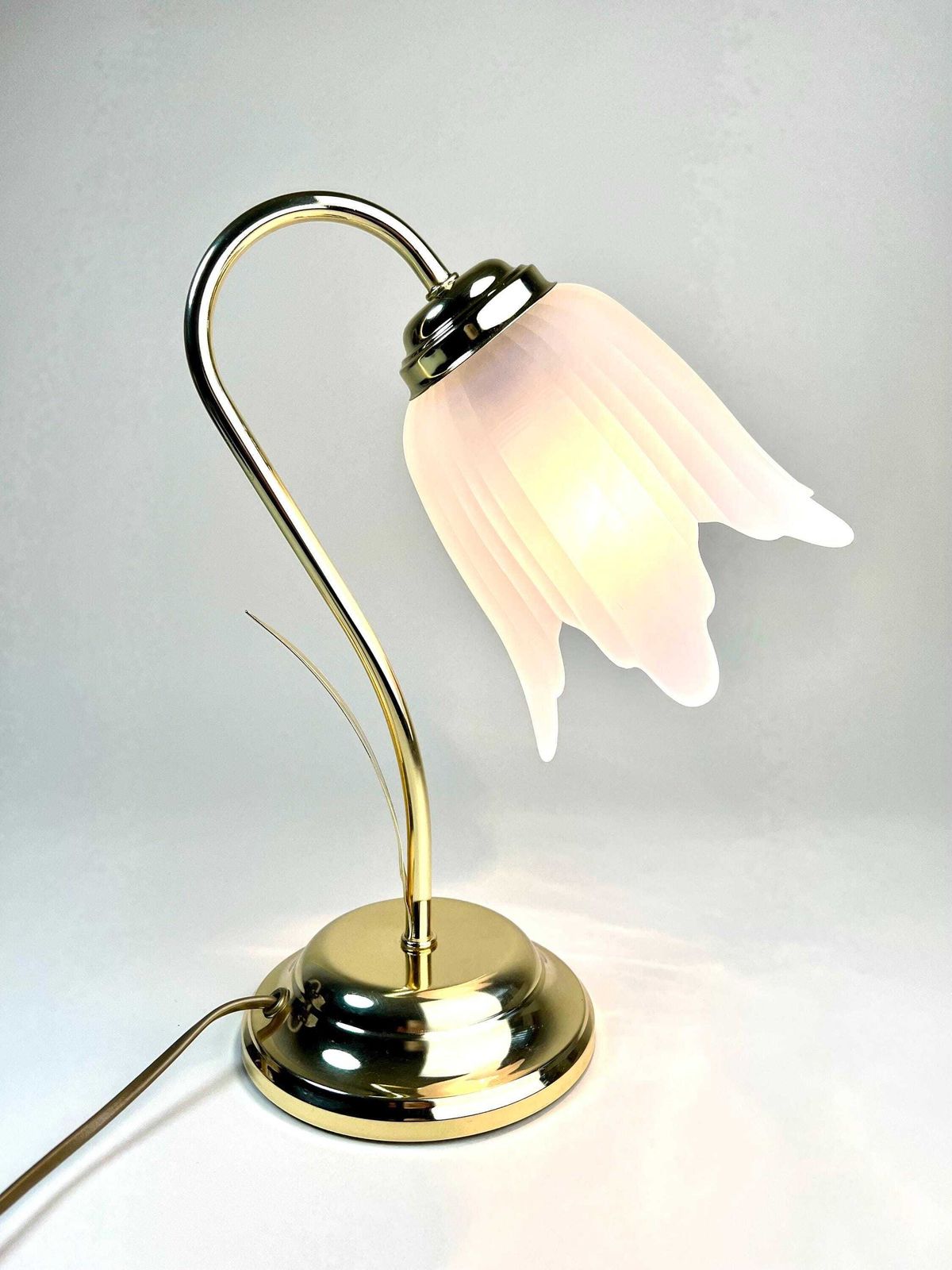 Vintage Flower Lamp Glass Brass 80s Witch Nature Style Decor Room Gooseneck Whimsical Fairycore Aesthetic Victorian Style Grandma Chic Lamp photo vintage