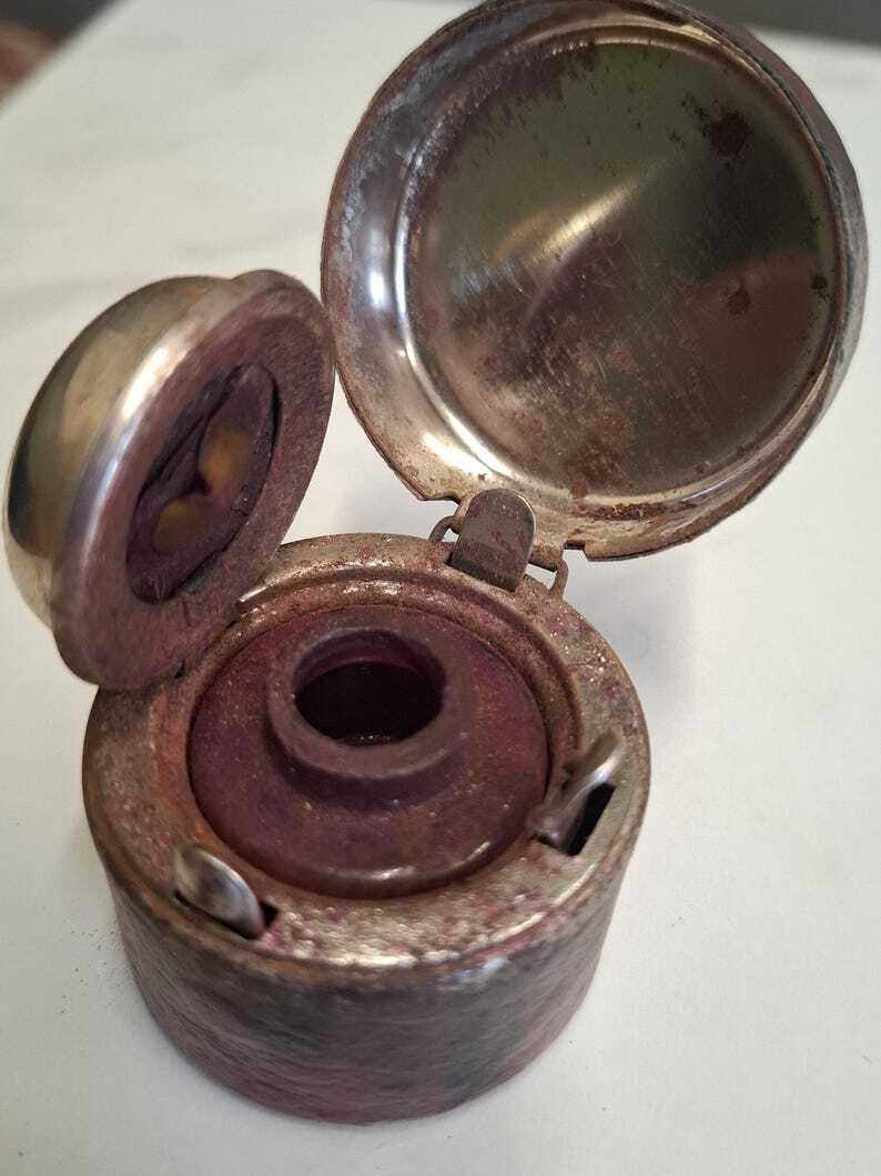 Antique Round Read Leather Traveling Inkwell