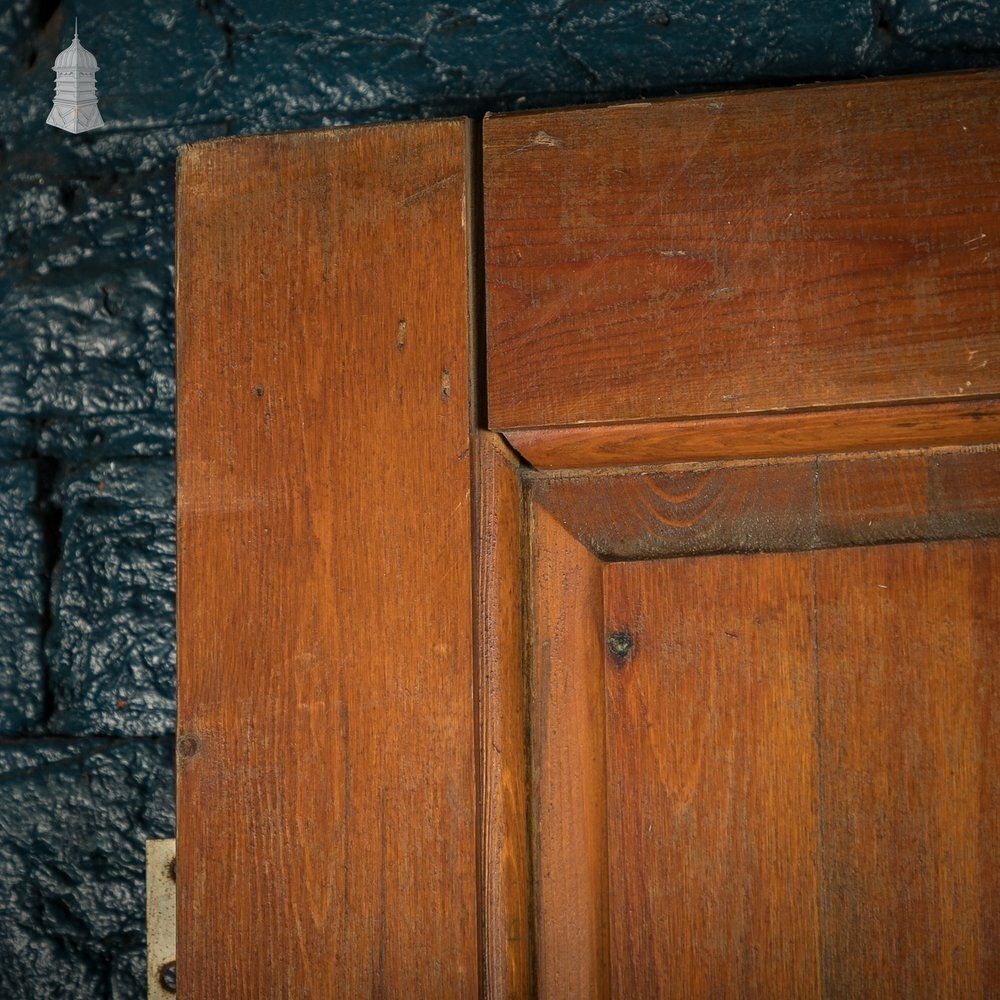 photo vinterior 4 Panel Pine Door – Moulded Panels, Stained Finish