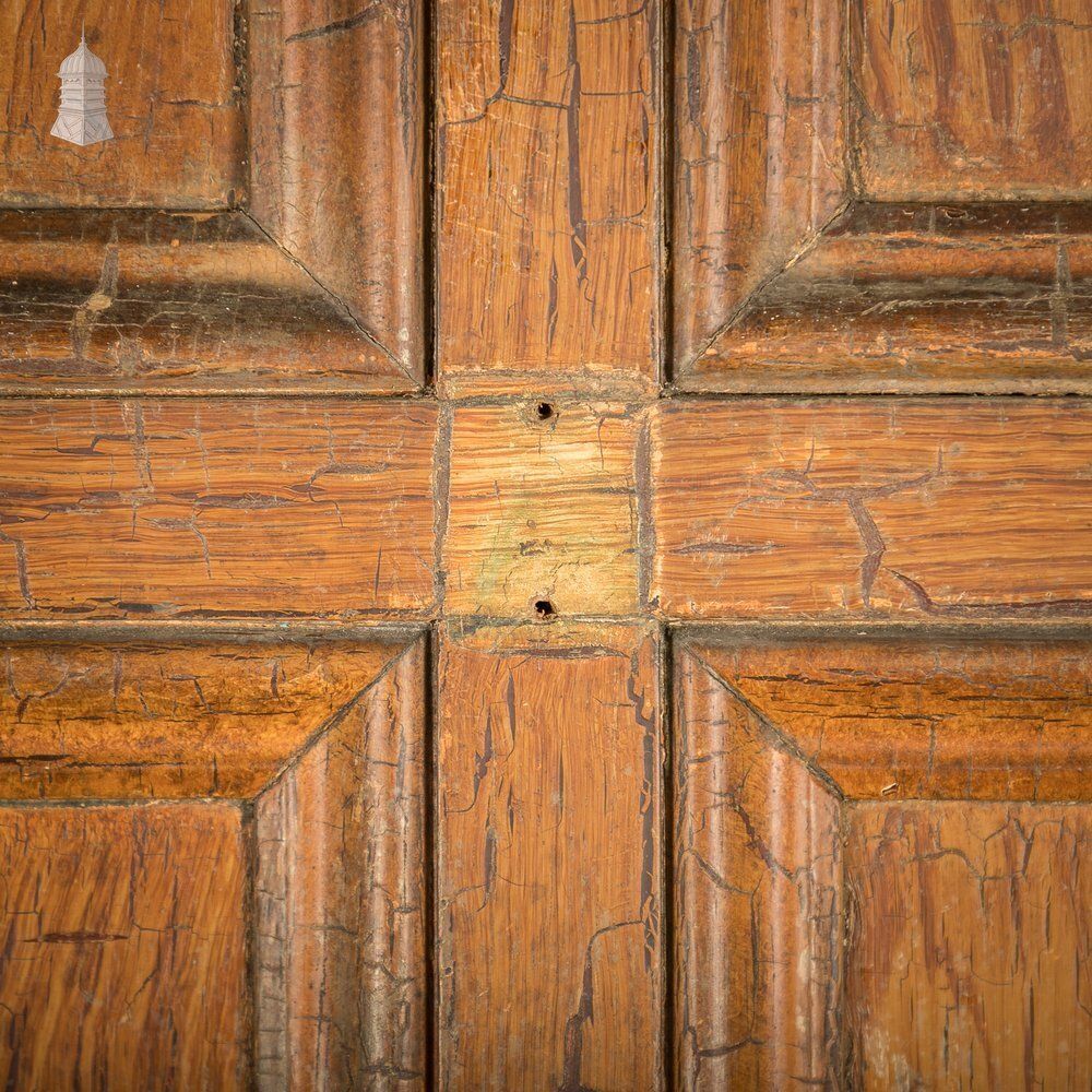 photo vintage Moulded 6 Panel Door – Distressed White Paint & Crackled Wood Grain