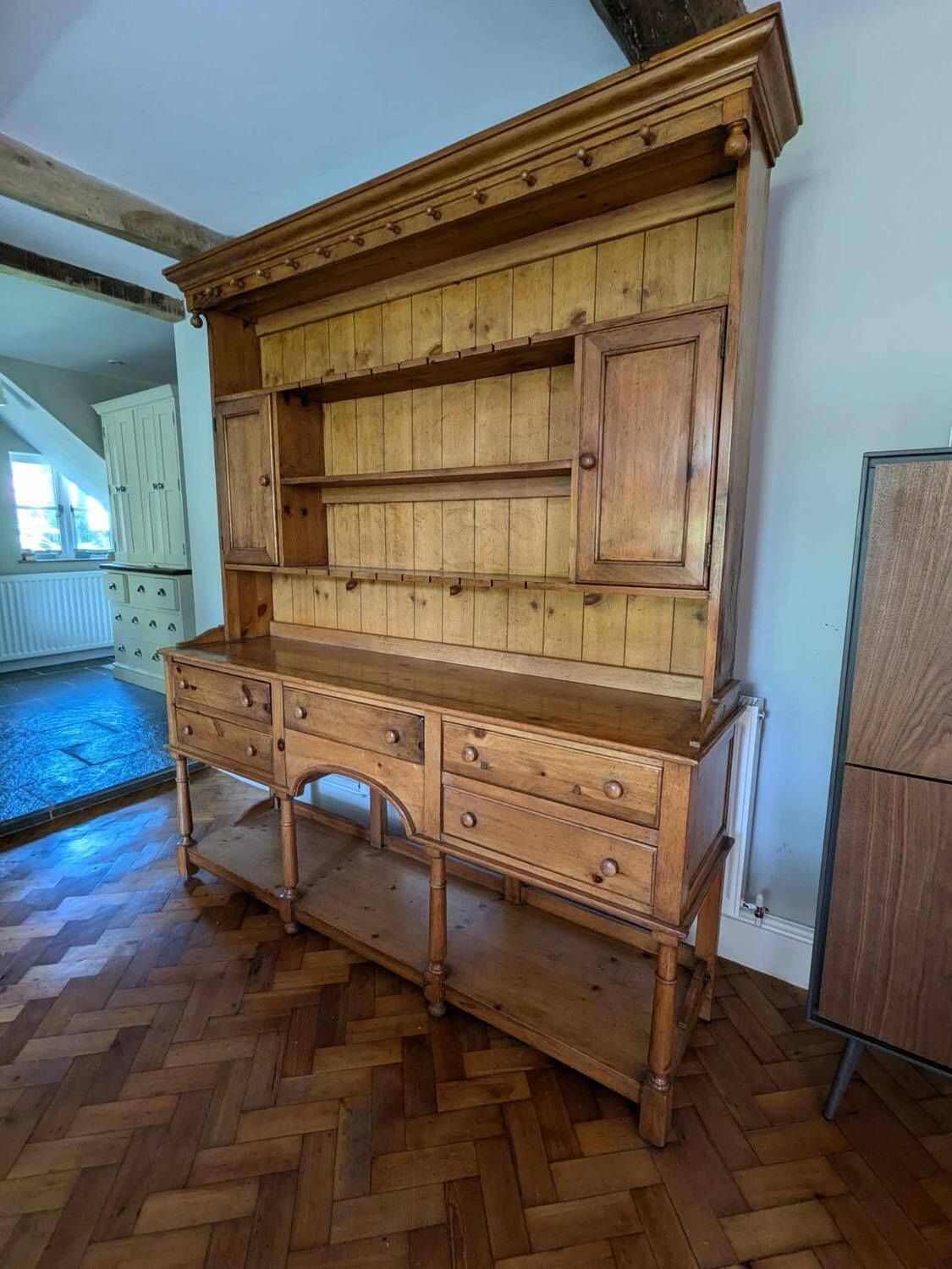 Beautiful And Imposing American Pitch Pine Dresser Made By American Of Martinsville photo for sale