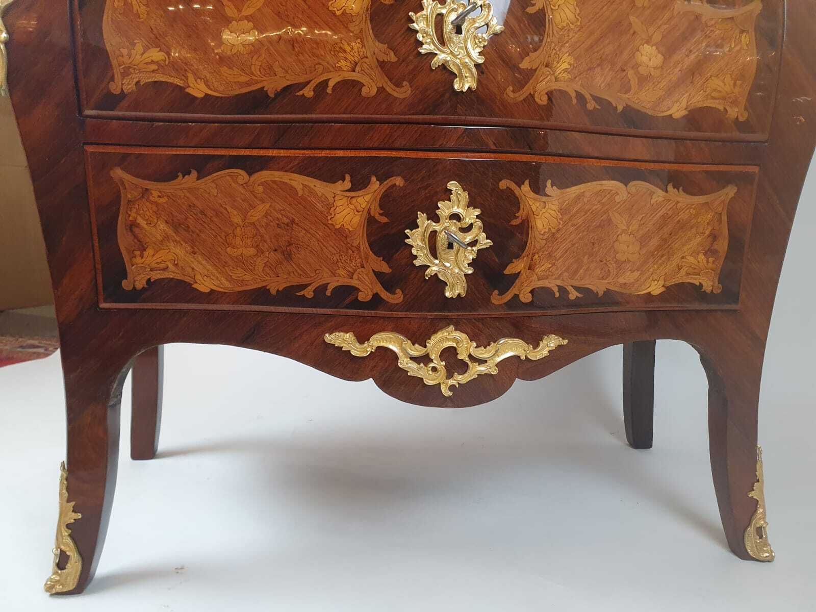 photo furniture Louis XV Style Chest Of Drawers Inlaid With Rosewood And Fruitwood