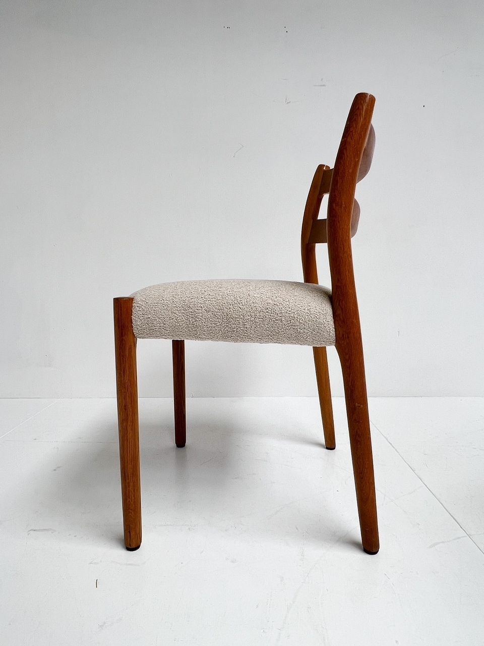 photo furniture Set Re Upholstered Model 84 Chairs By Niels Otto Møller, 1960s