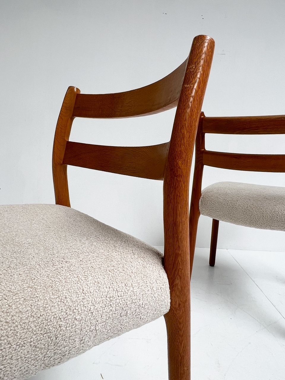 photo vinterior Set Re Upholstered Model 84 Chairs By Niels Otto Møller, 1960s