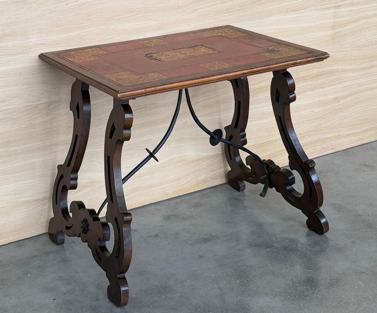 Table d'appoint baroque espagnole, pieds en lyre et plateau en marqueterie, 1850 photo 2105.0
