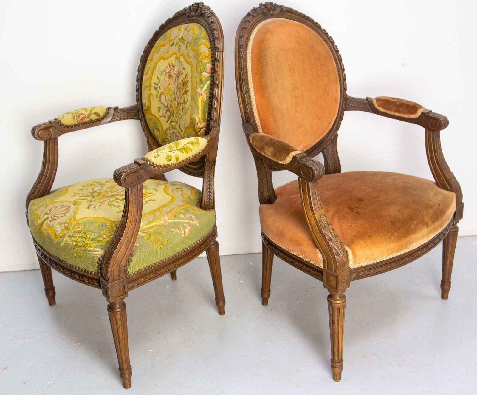 photo furniture Pair Of French Open Armchairs Louis XVI Medallion Fauteuils, Circa 1900