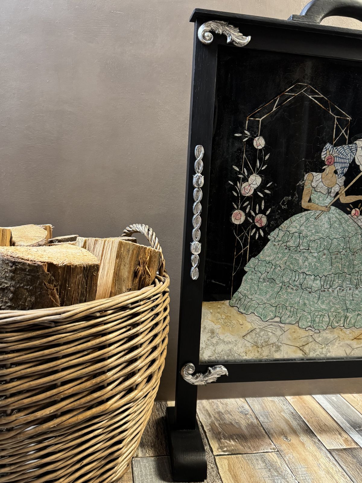 Elegant Glass Etching Fire Screen – Oak Frame With Silver Accents photo furniture
