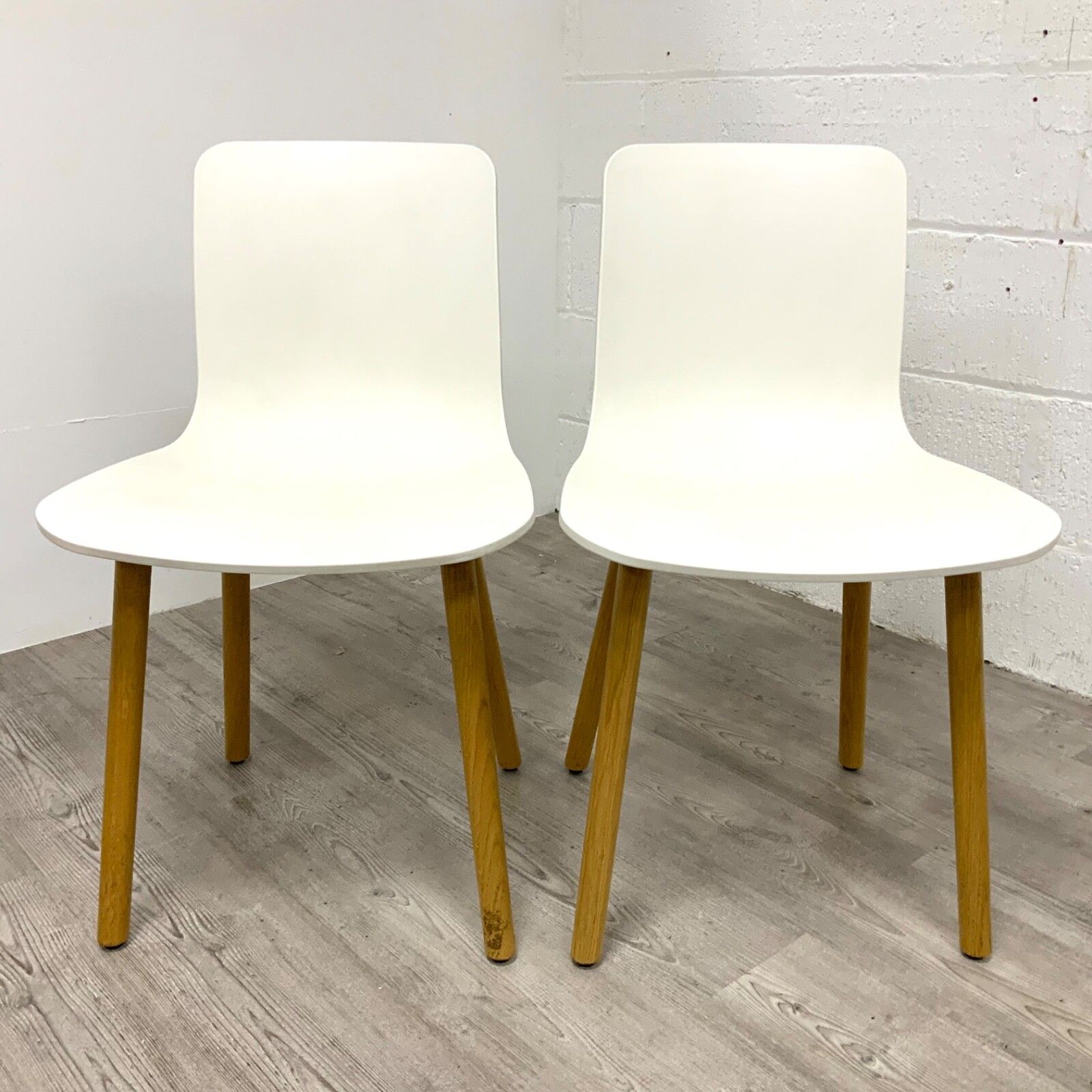 Genuine Vitra Hal Re Chair By Jasper Morrison White And Oak Legs photo furniture