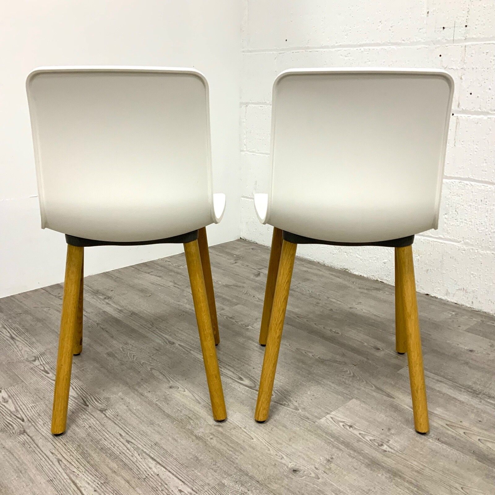Genuine Vitra Hal Re Chair By Jasper Morrison White And Oak Legs photo Furniture