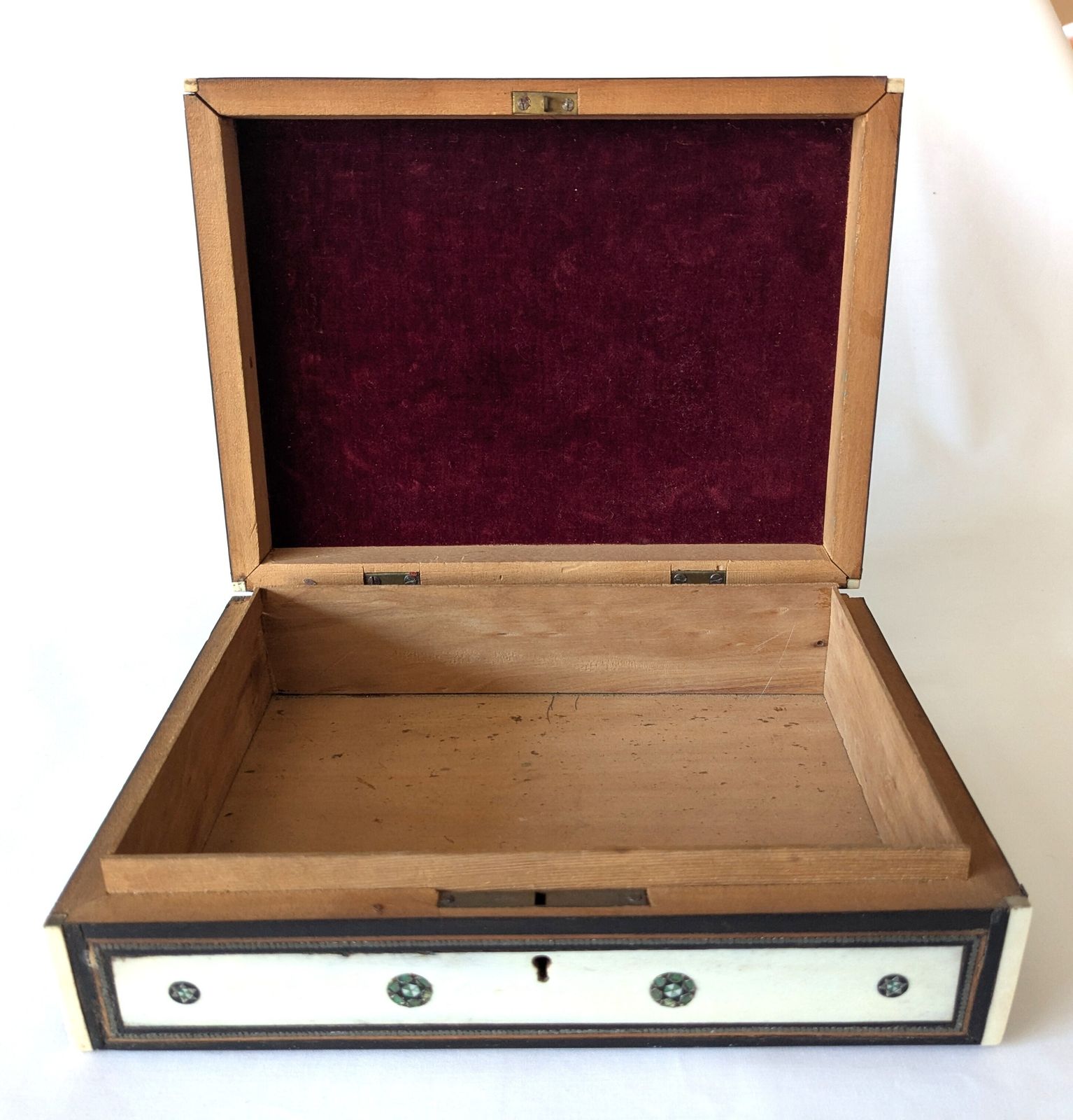 photo furniture Antique Islamic Anglo Indian Sadeli Micro Mosaic Jewellery Box