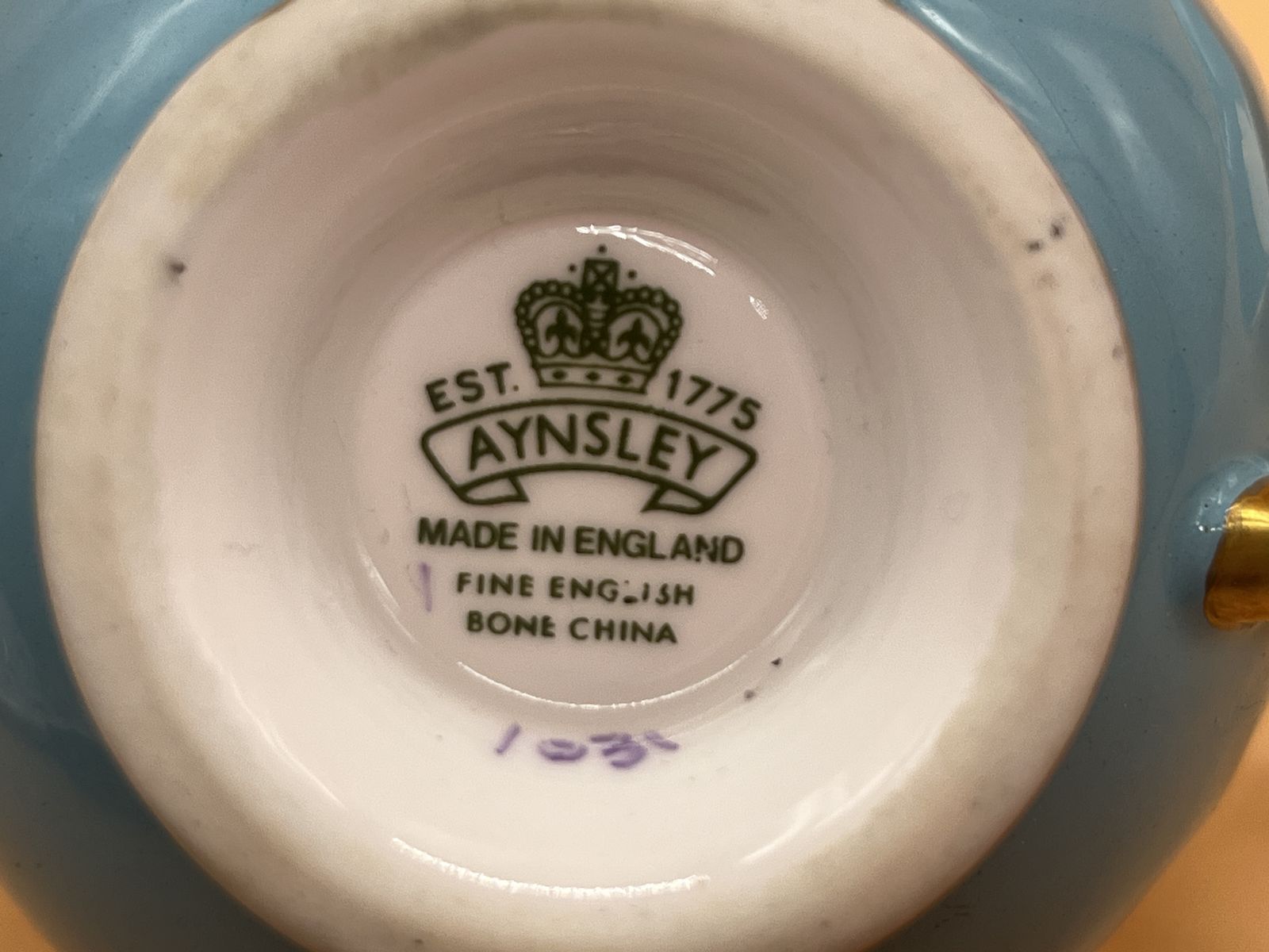 photo furniture Aynsley China Cabbage Rose Oban Shape Turquoise And Gold Footed And Fluted Cabinet Tea Cup & Saucer Duo. 1031.