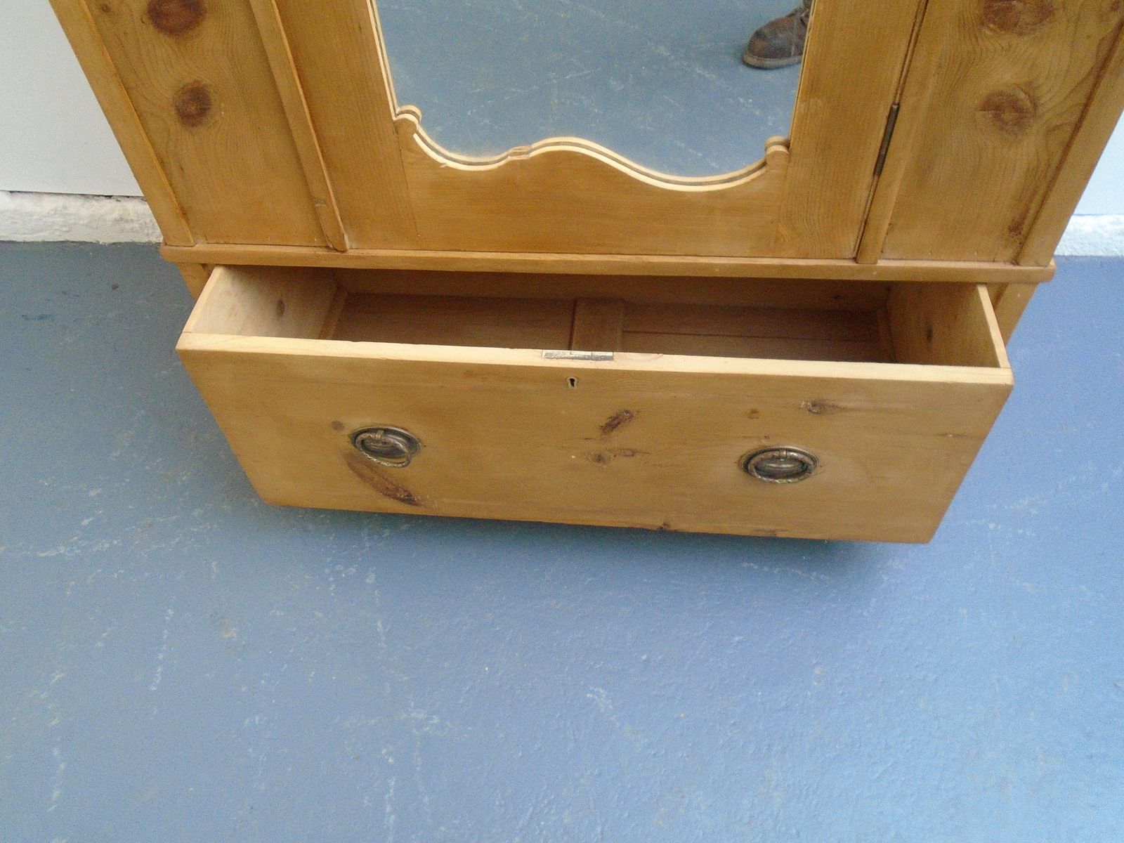 Furniture A Waxed Pretty Victorian Pine 1 Piece Child's / Hall Wardrobe photo