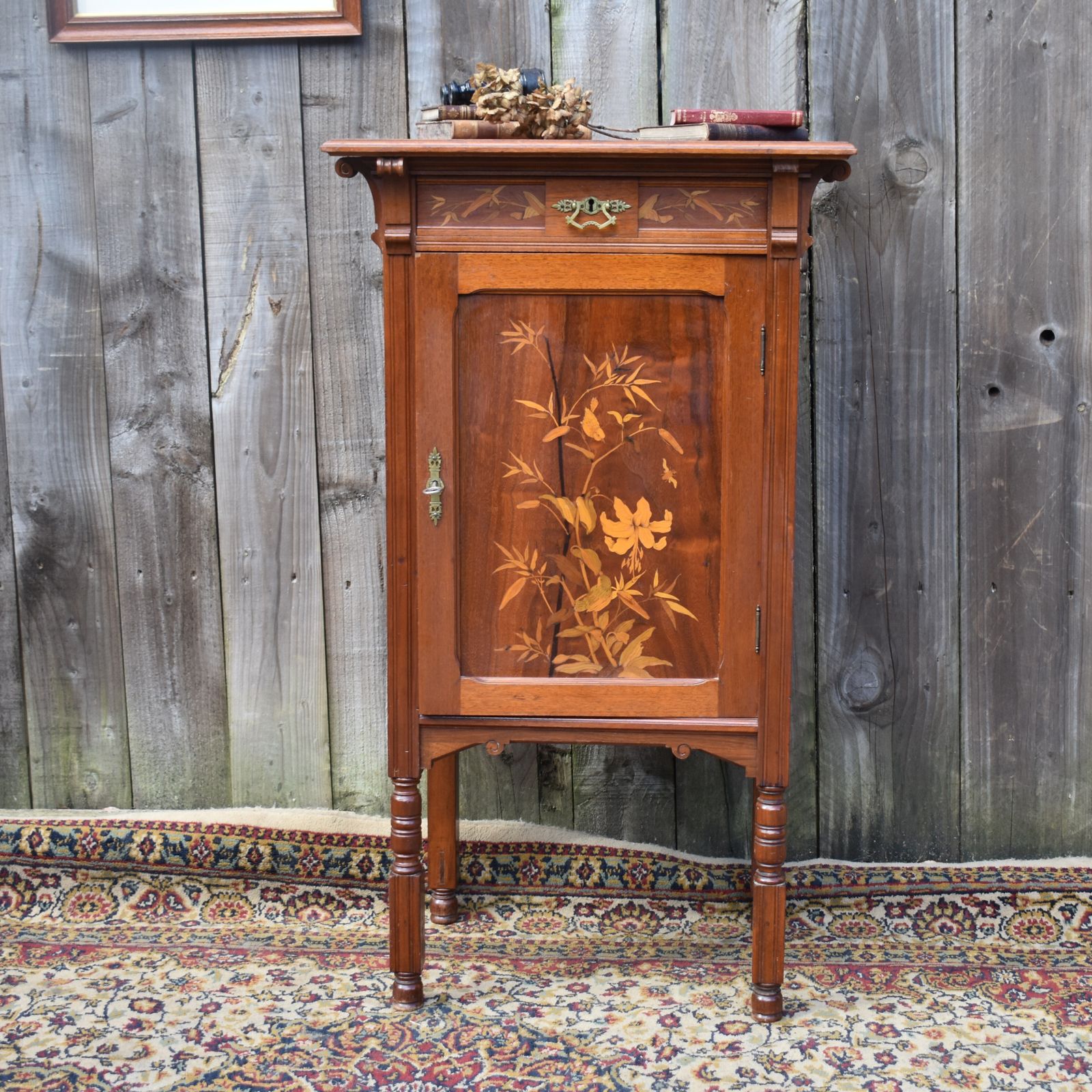 Antique 1930s Rare Oscar Nilsson Snickara Stockholm Bird Inlaid Rosewood Cabinet