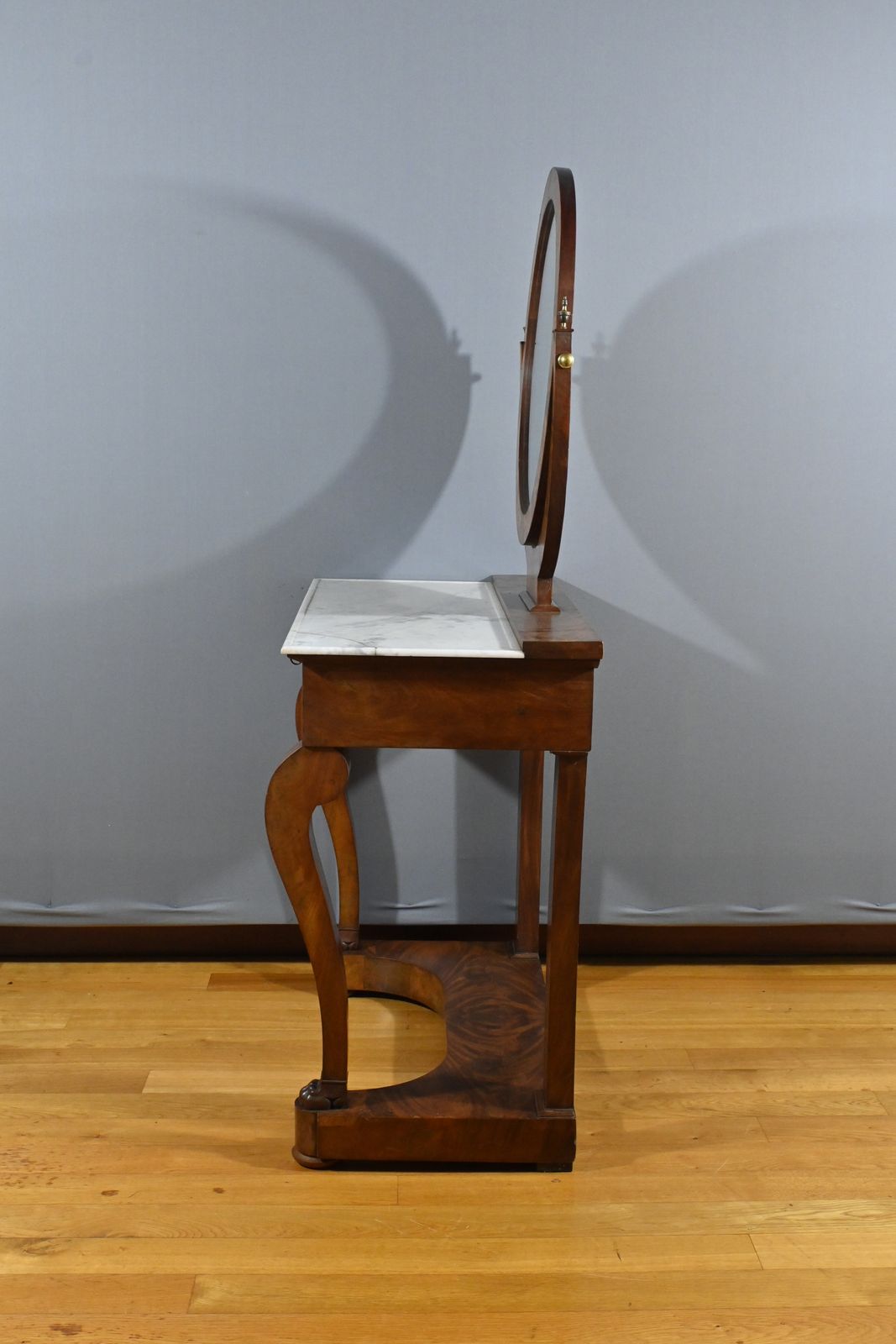 photo vinterior Mahogany Burl Dressing Table, Restoration Period – Early 19th Century