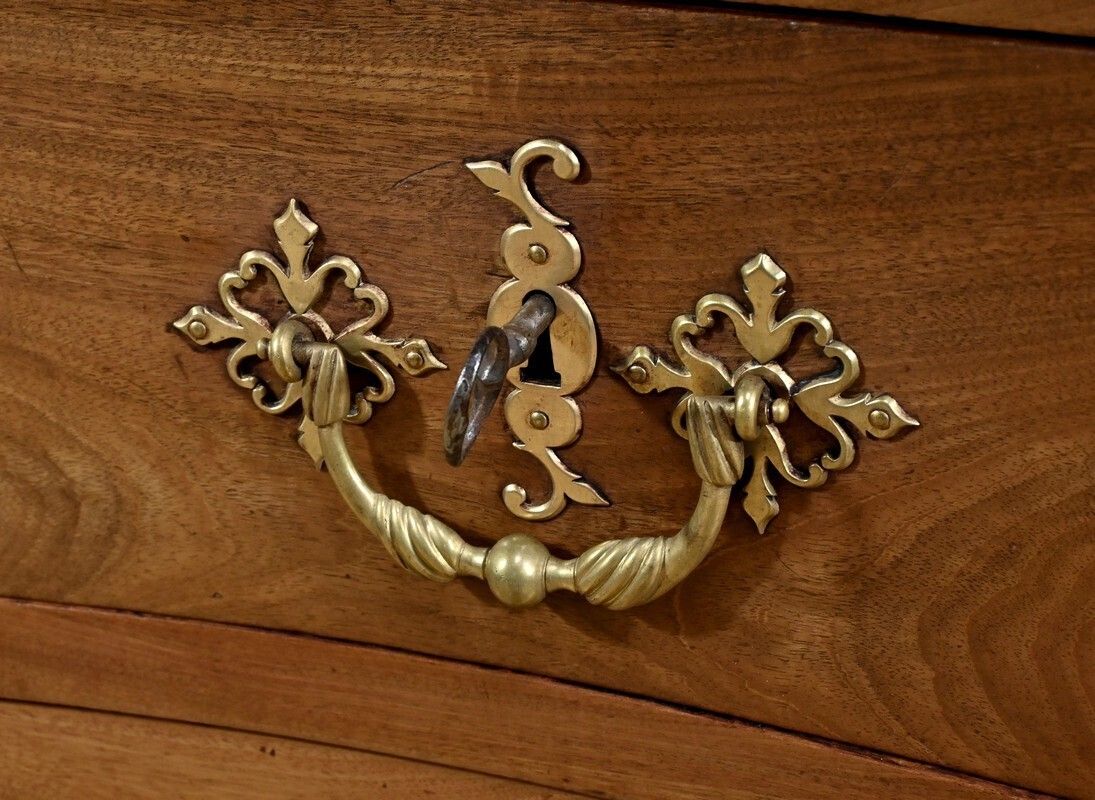 Arbalète Nantaise Chest Of Drawers In Cuban Mahogany, Louis XV Period – 18th Century photo buy