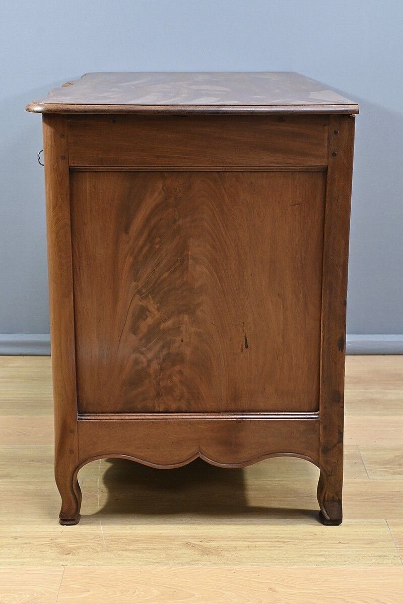 Furniture Arbalète Nantaise Chest Of Drawers In Cuban Mahogany, Louis XV Period – 18th Century photo
