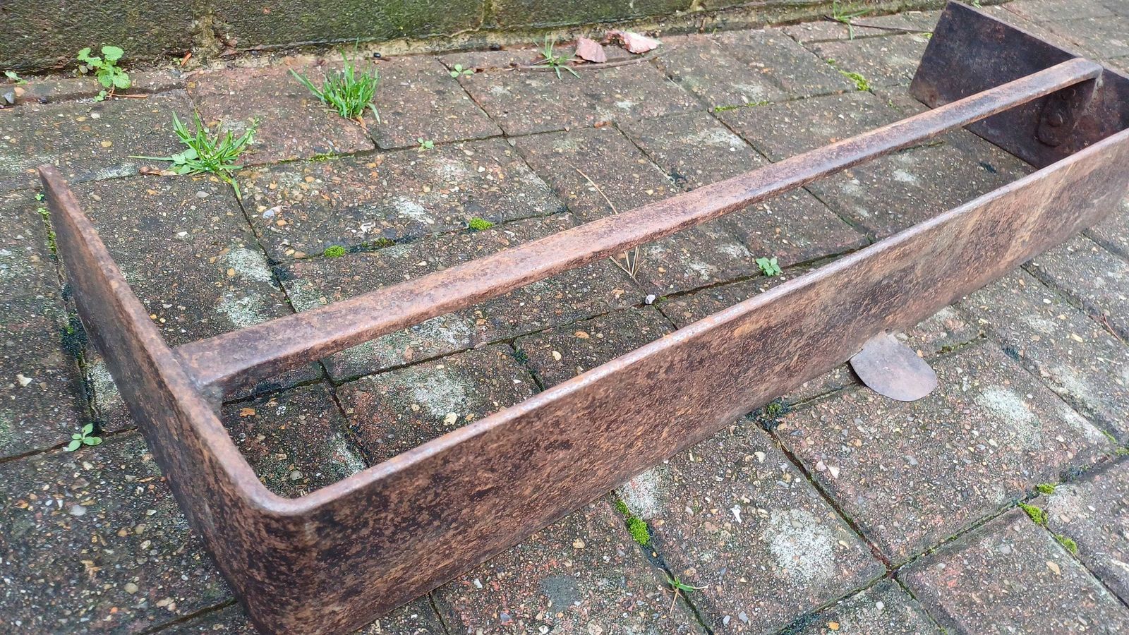Small Heavy Vintage Victorian Iron Fender Fireplace Fire Guard. photo for sale