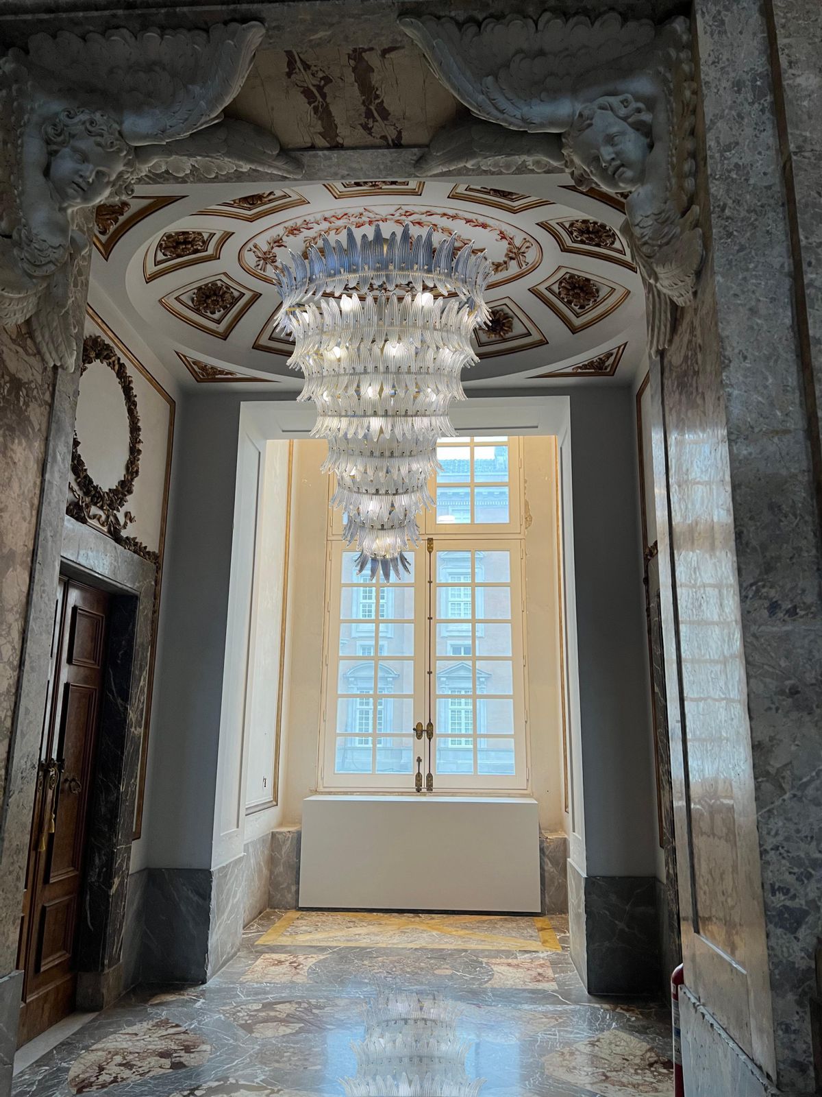Giant Royal Pearl Palmette Chandelier, Murano photo furniture