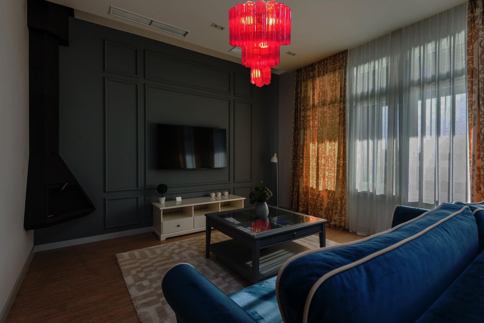 photo furniture Amazing Italian Red Chandelier By Valentina Planta, Murano