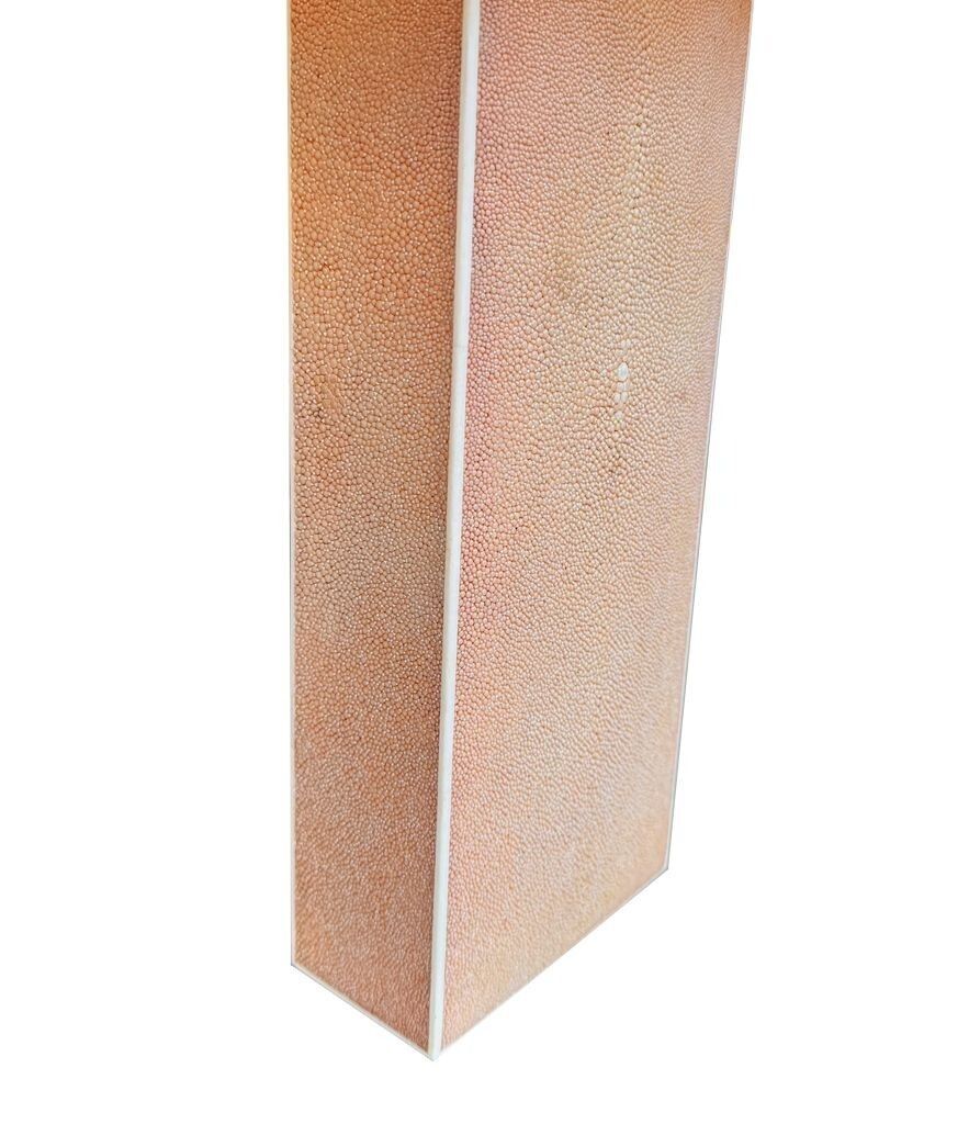 photo vintage A Pair Of 1960s Pastel Pink Shagreen Lamps With Natural Linen Shades