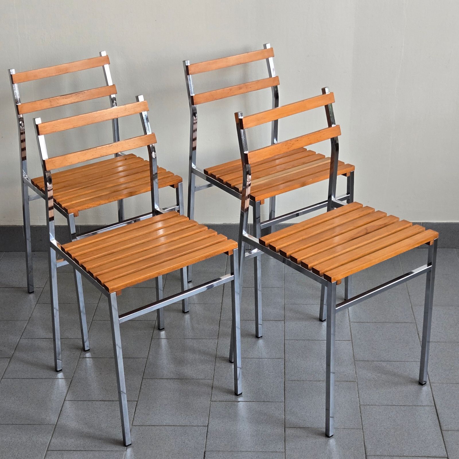 Vintage Jaren 1960 Pin & Metaal Chroom 60s Dlg Charlotte Perriand Stoelen – Set Van 4 photo furniture