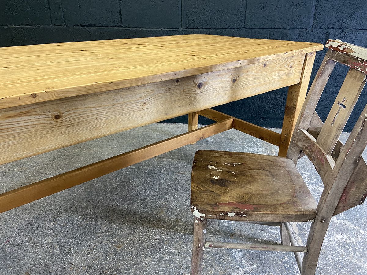 photo vintage Dorset Farmhouse Pine Kitchen Table