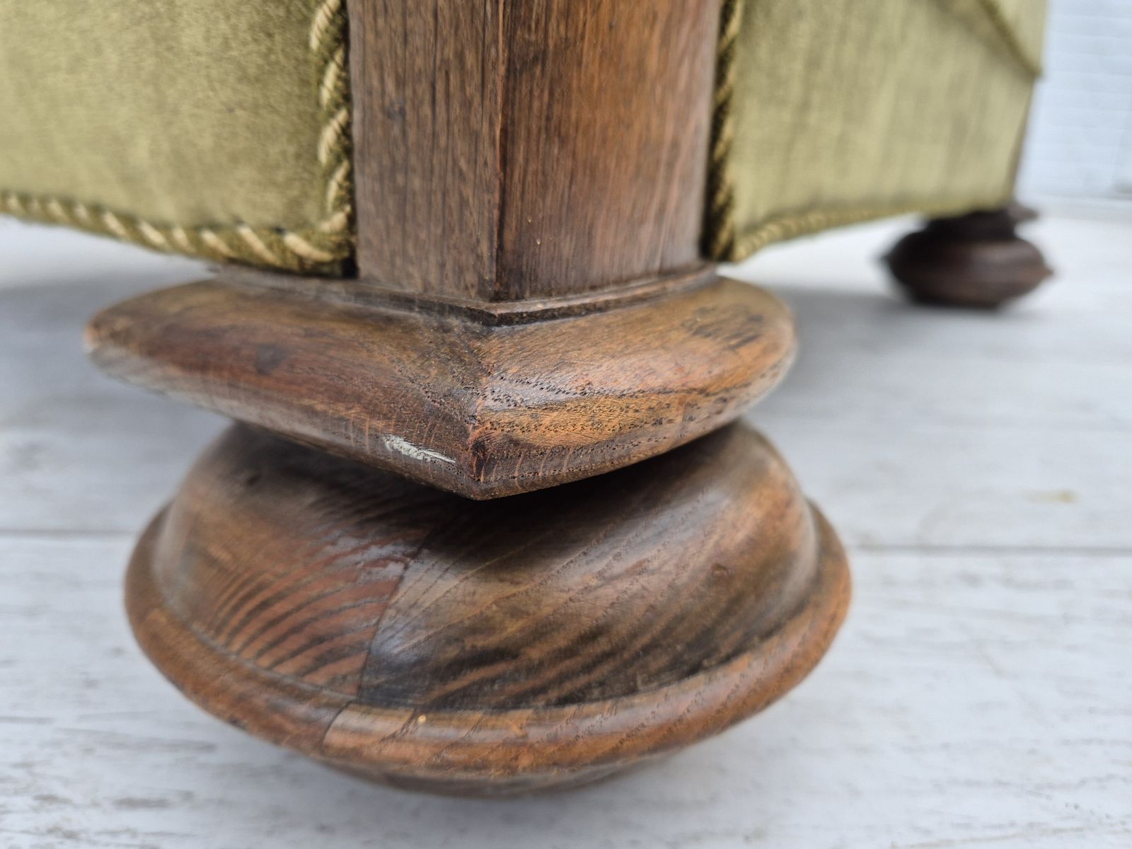 Jaren 1960, Deense Relax Fauteuil, Groen Meubelvelours, Eikenhout. photo Meubels