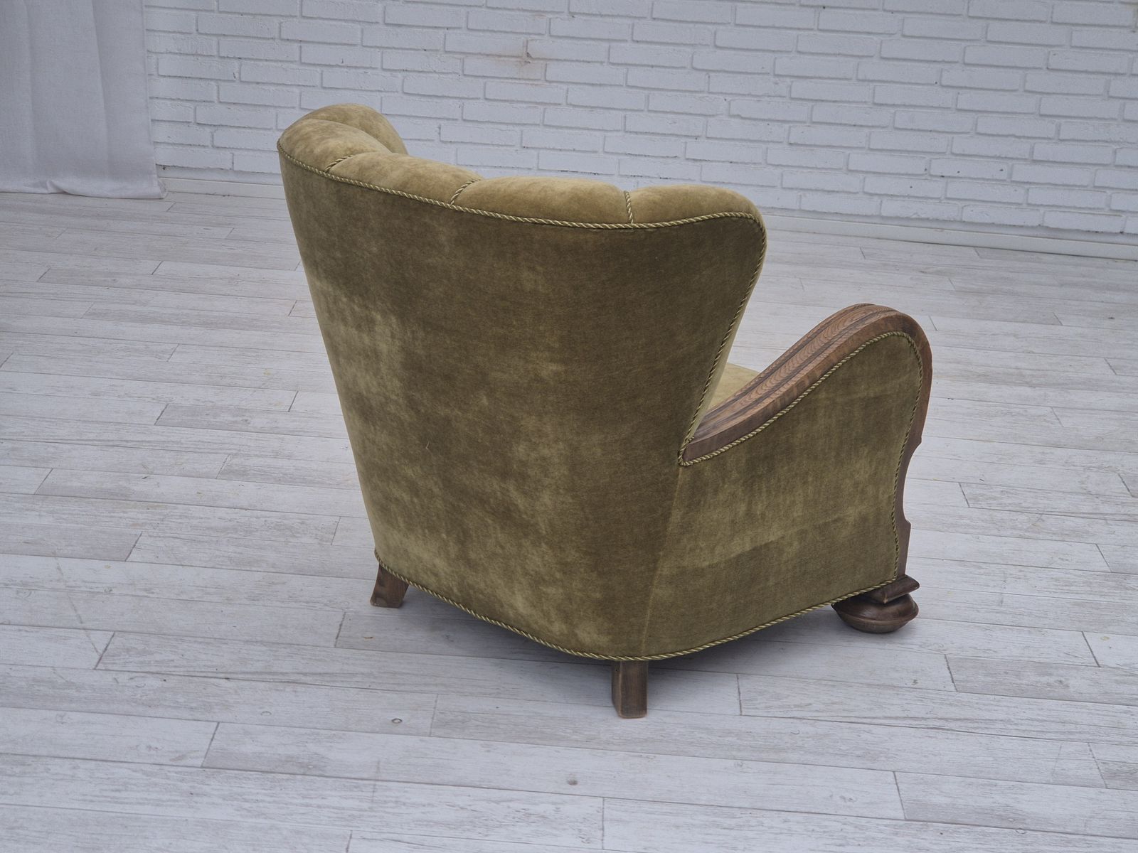photo vintage Jaren 1960, Deense Relax Fauteuil, Groen Meubelvelours, Eikenhout.
