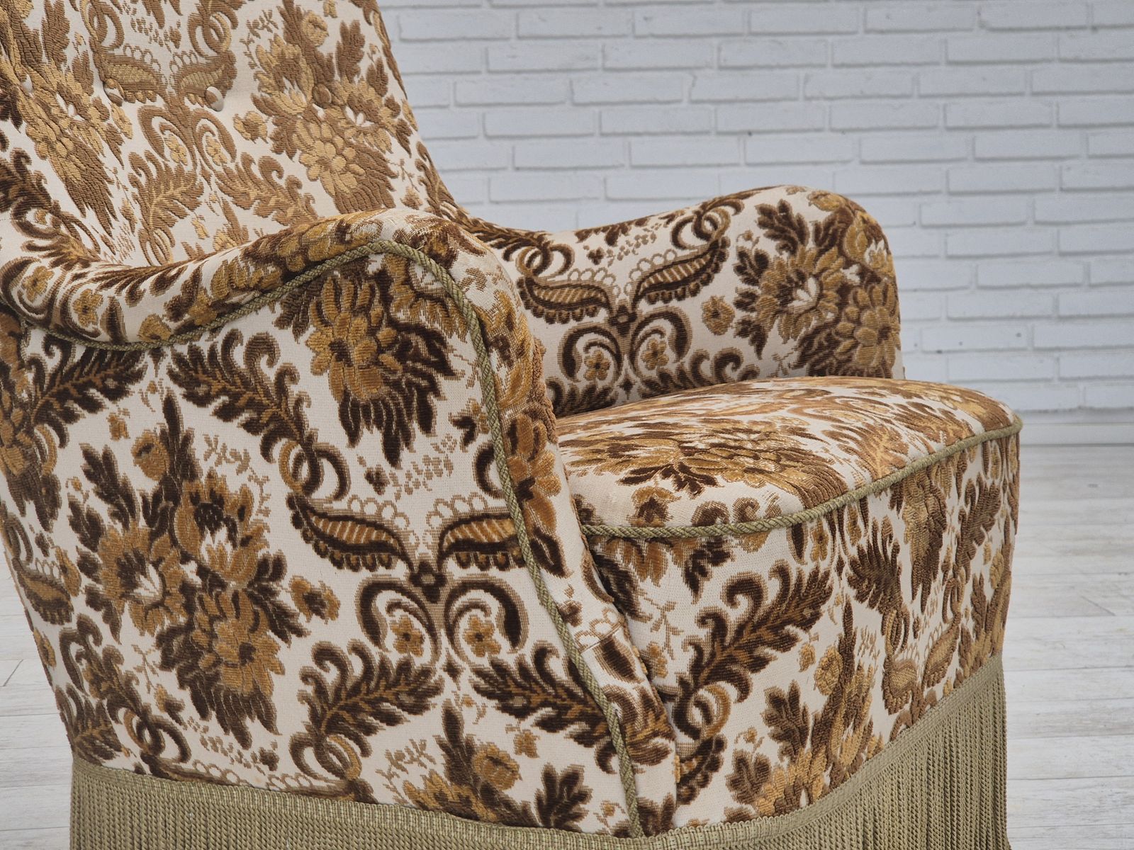 Jaren 1960, Deense Fauteuil Met Hoge Rug, Meubelvelours, Essenhout. photo vinterior