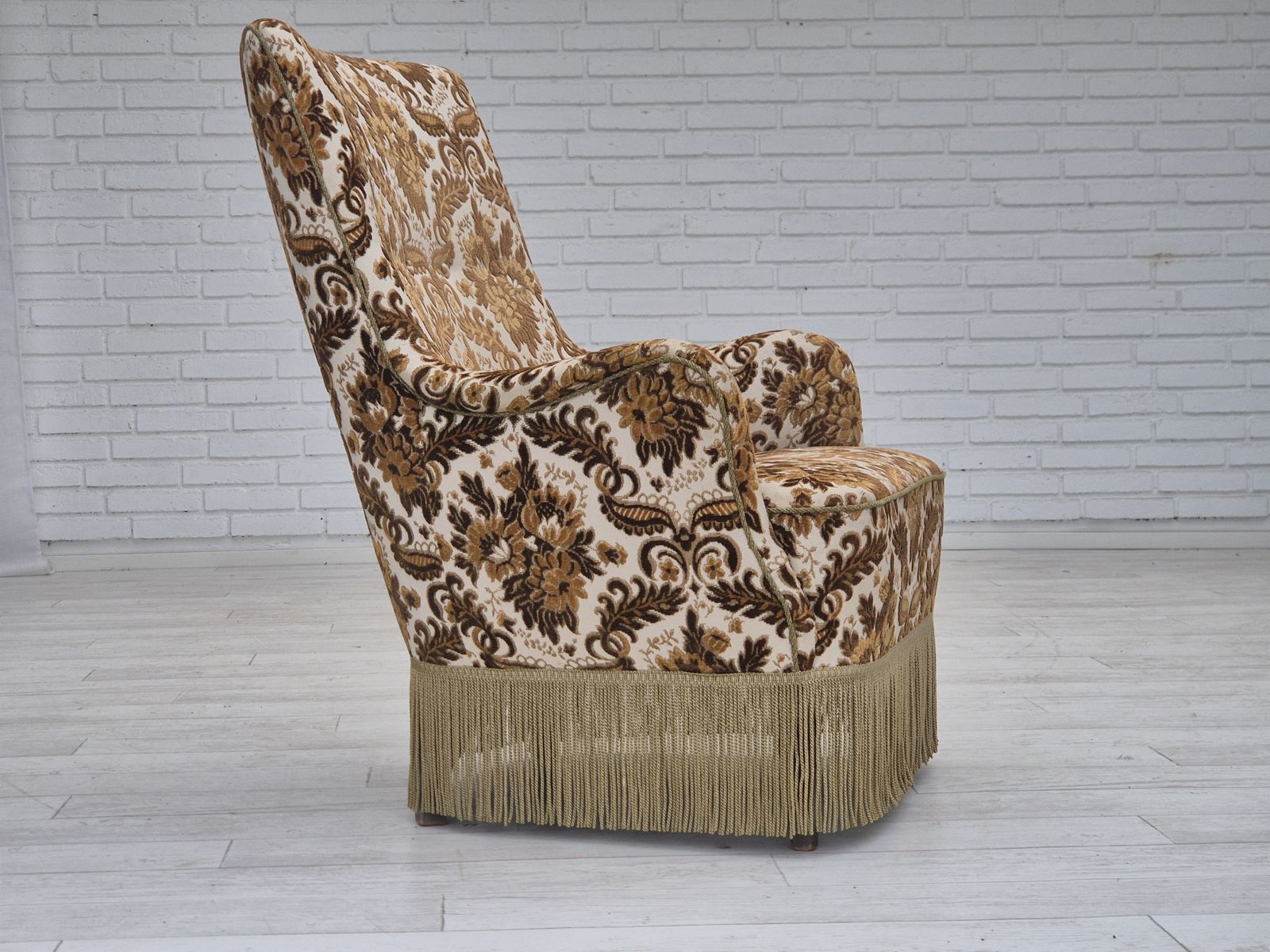 photo vinterior 1960s, Danish Highback Armchair, Furniture Velour Fabric, Ash Wood.