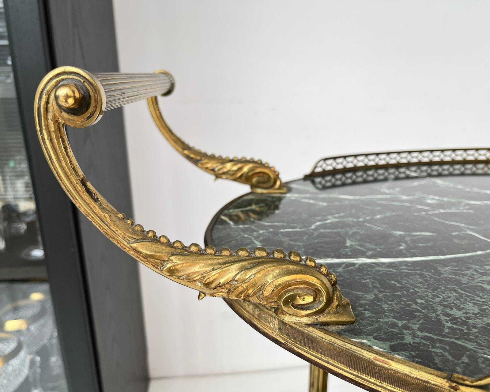 Messing Barcart Frans | Groen Marmer Decor | Restaurant Hotel photo Meubels