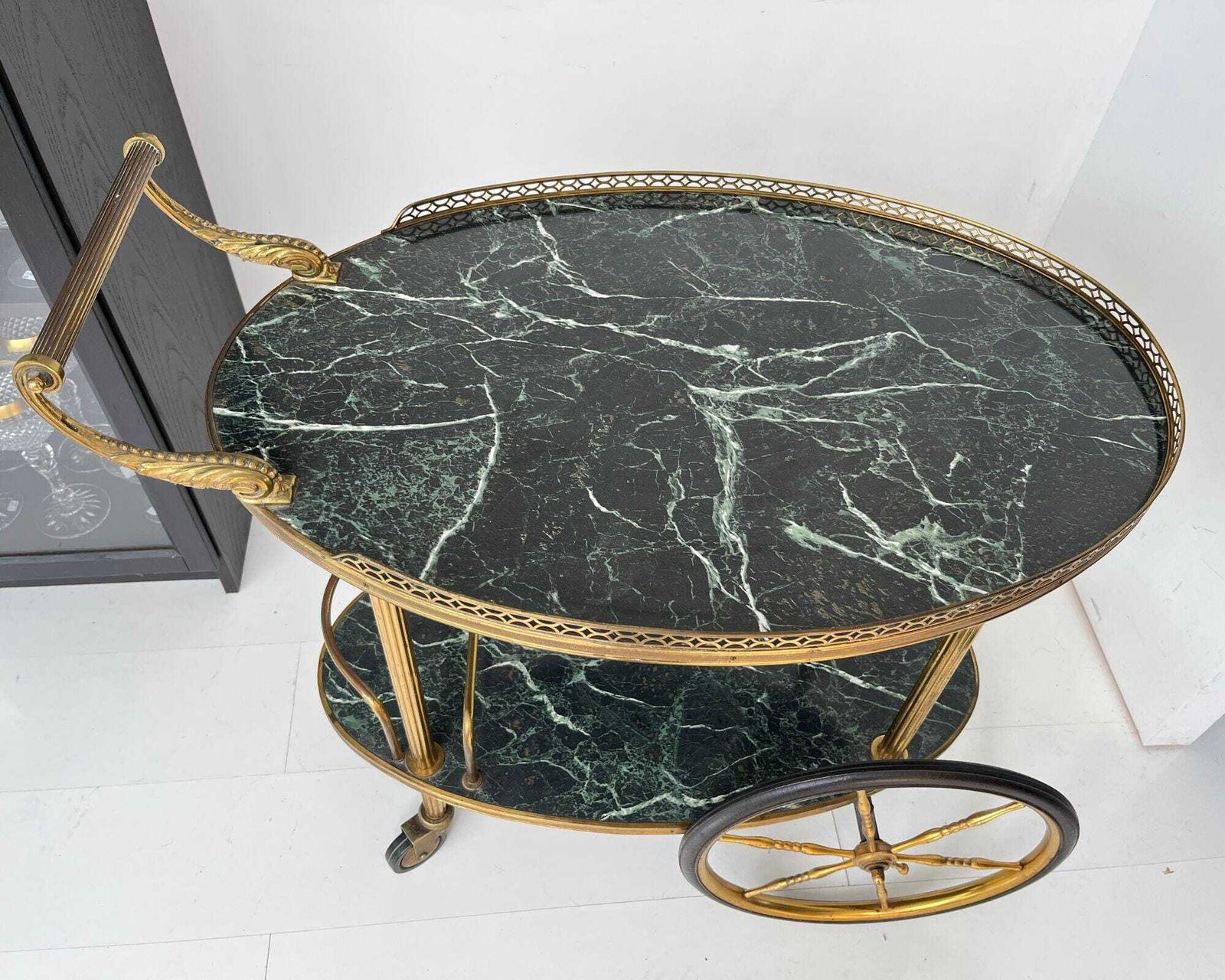Messing Barcart Frans | Groen Marmer Decor | Restaurant Hotel photo 2255.0